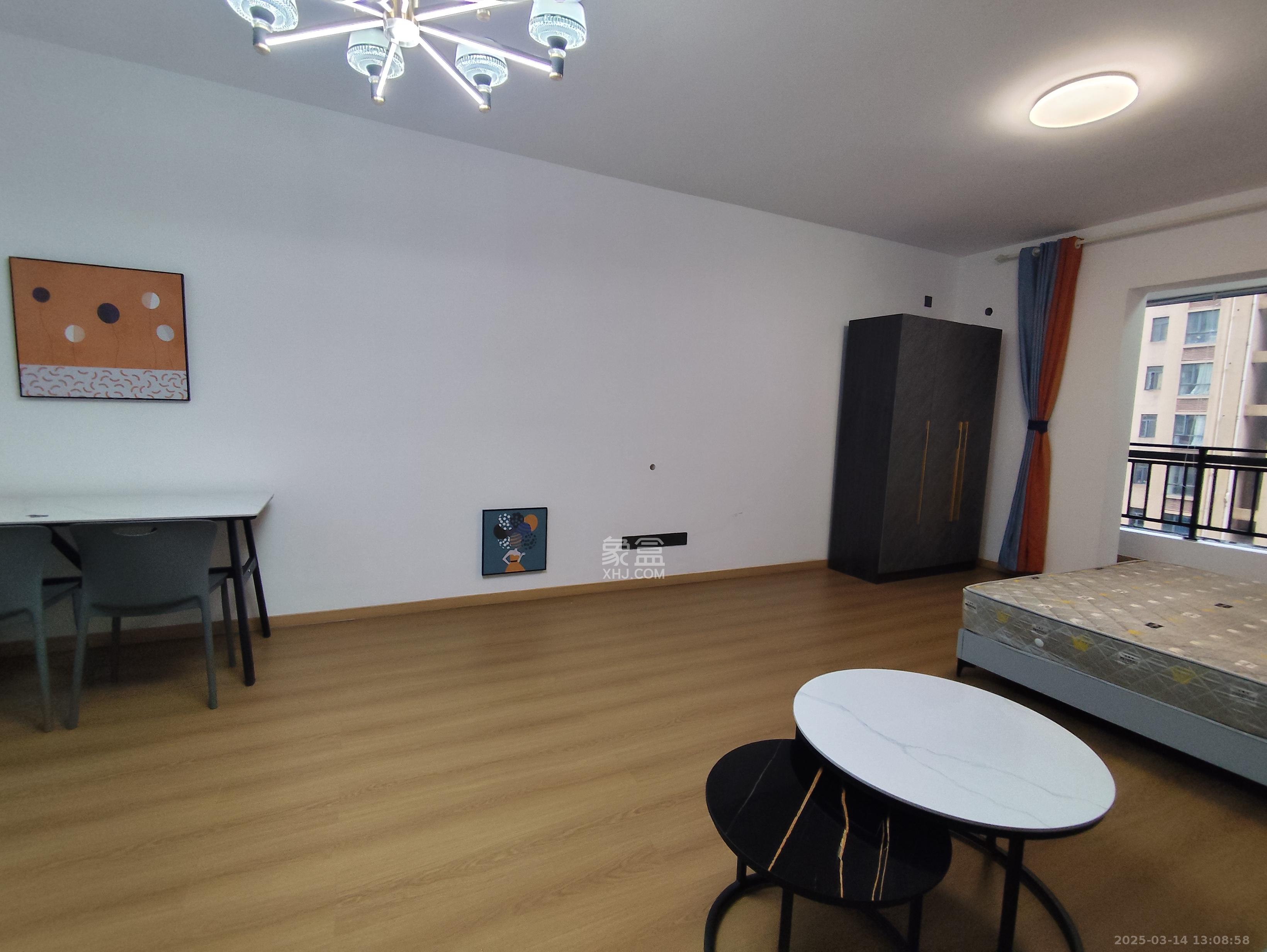 剑桥名门  1室1厅1卫   1700.00元/月室内图