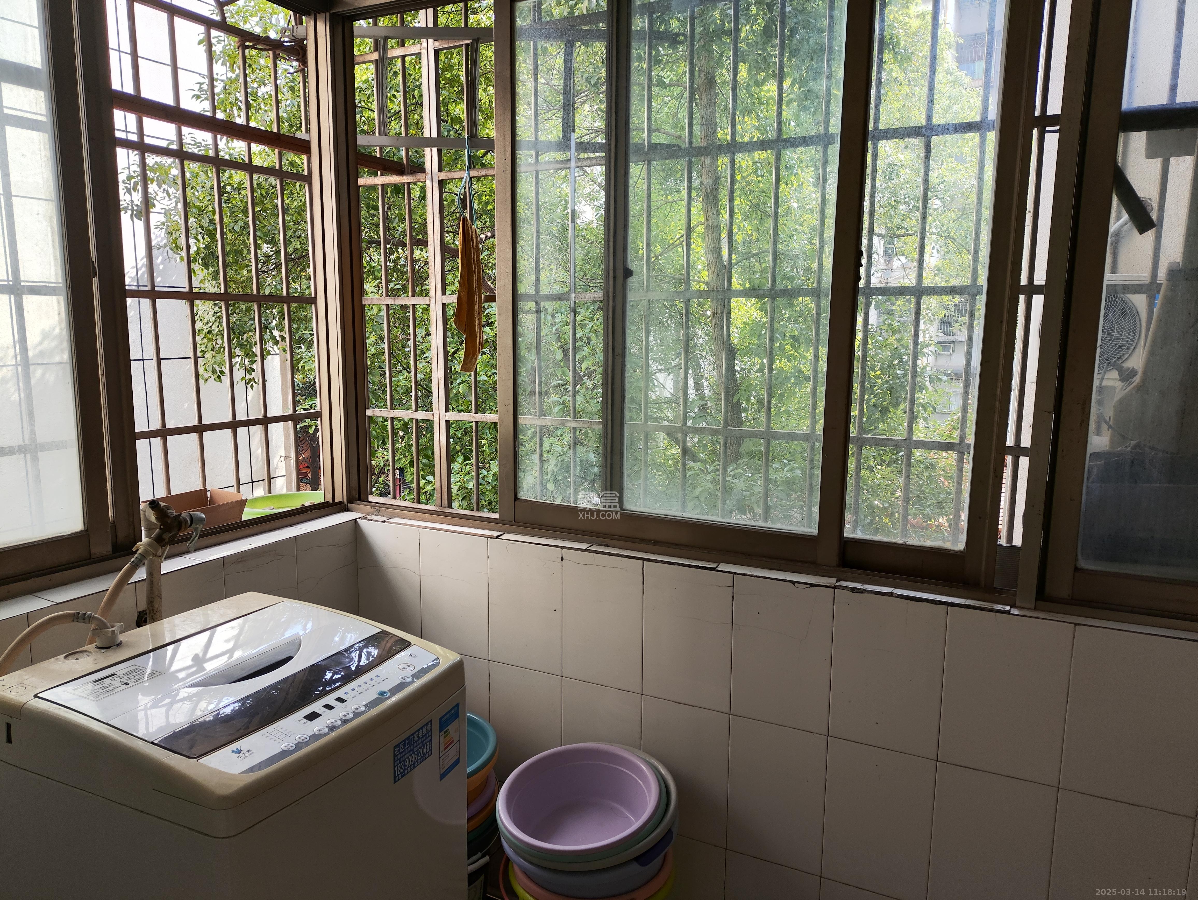 陈家湖小区  3室1厅1卫   2200.00元/月室内图