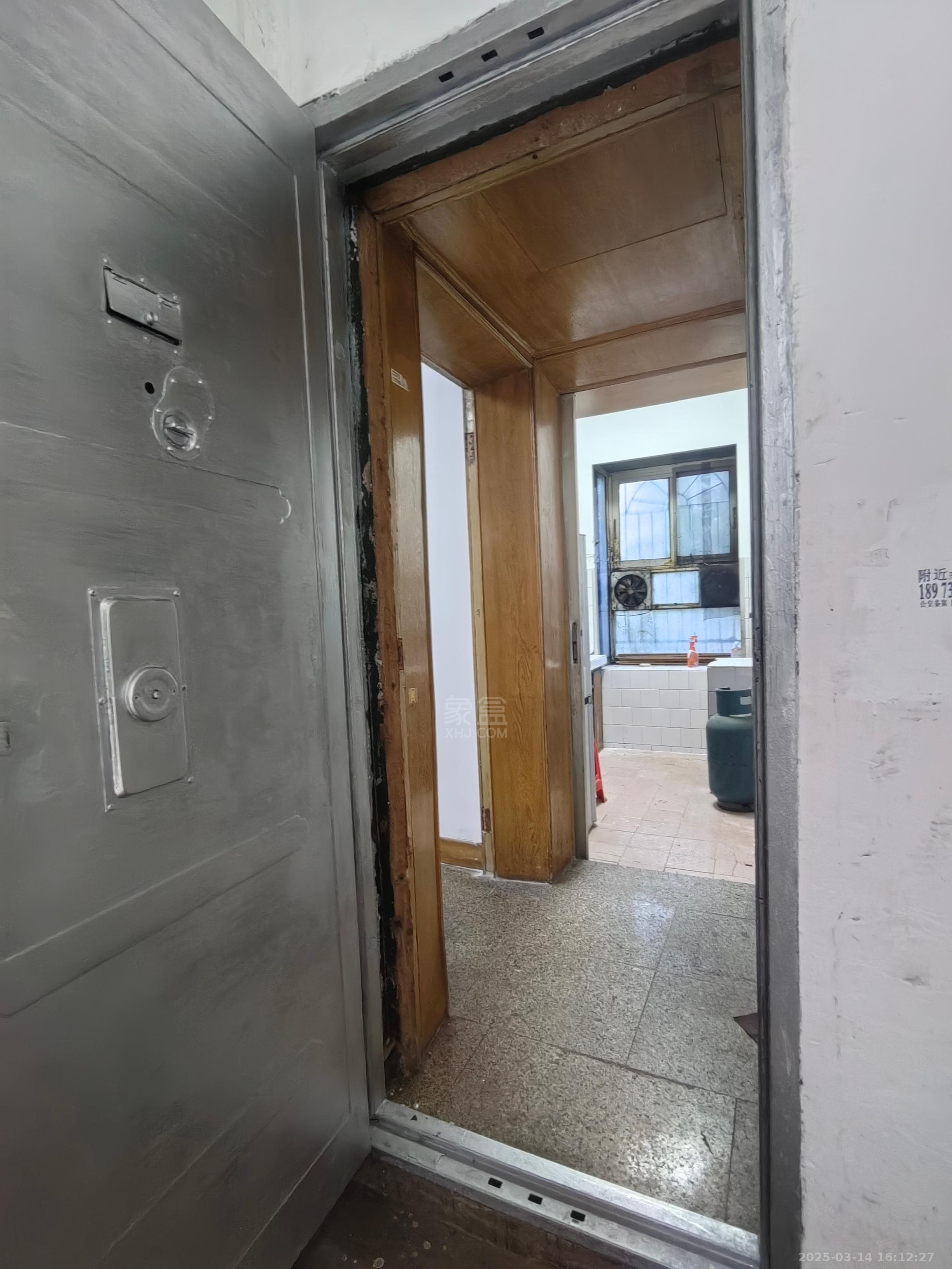 火炬三村 2室1厅1卫 900.0元/月 火炬三村 2室1厅1卫 900.0元/月室内图