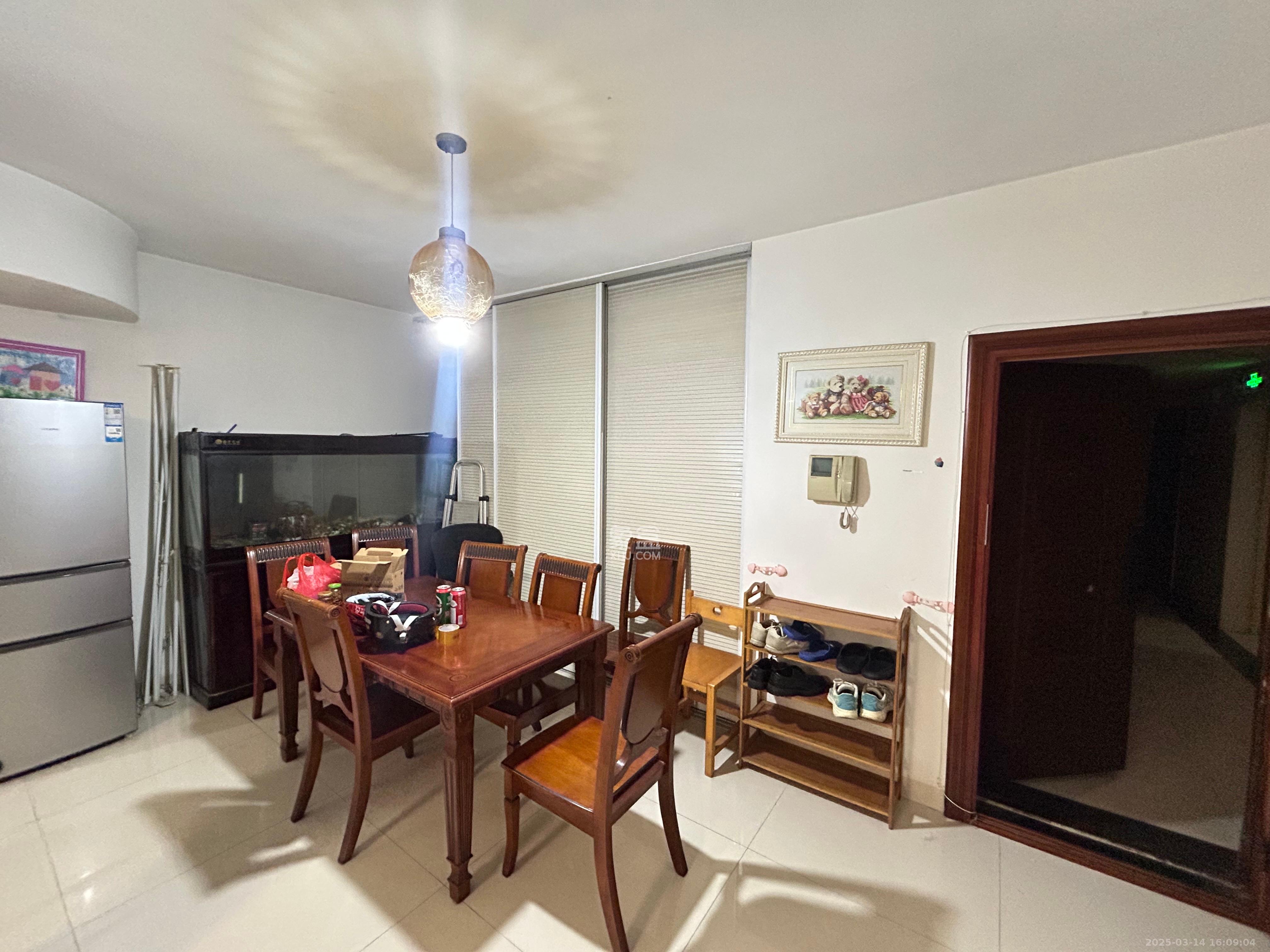 金色比华利 3室2厅1卫 2200.0元/月 金色比华利 3室2厅1卫 2200.0元/月室内图