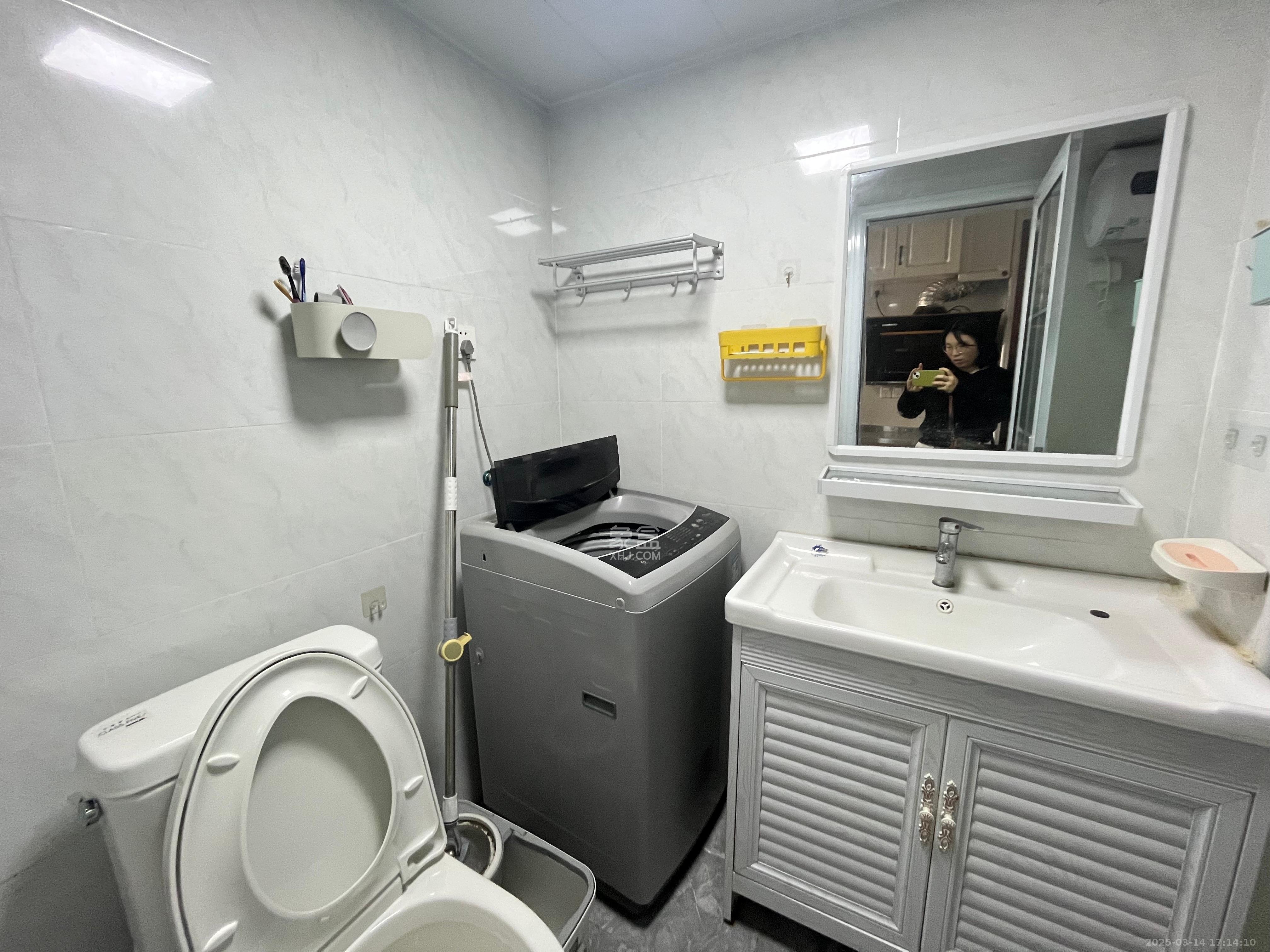 保利麓谷林语I区  1室1厅1卫   1400.00元/月室内图