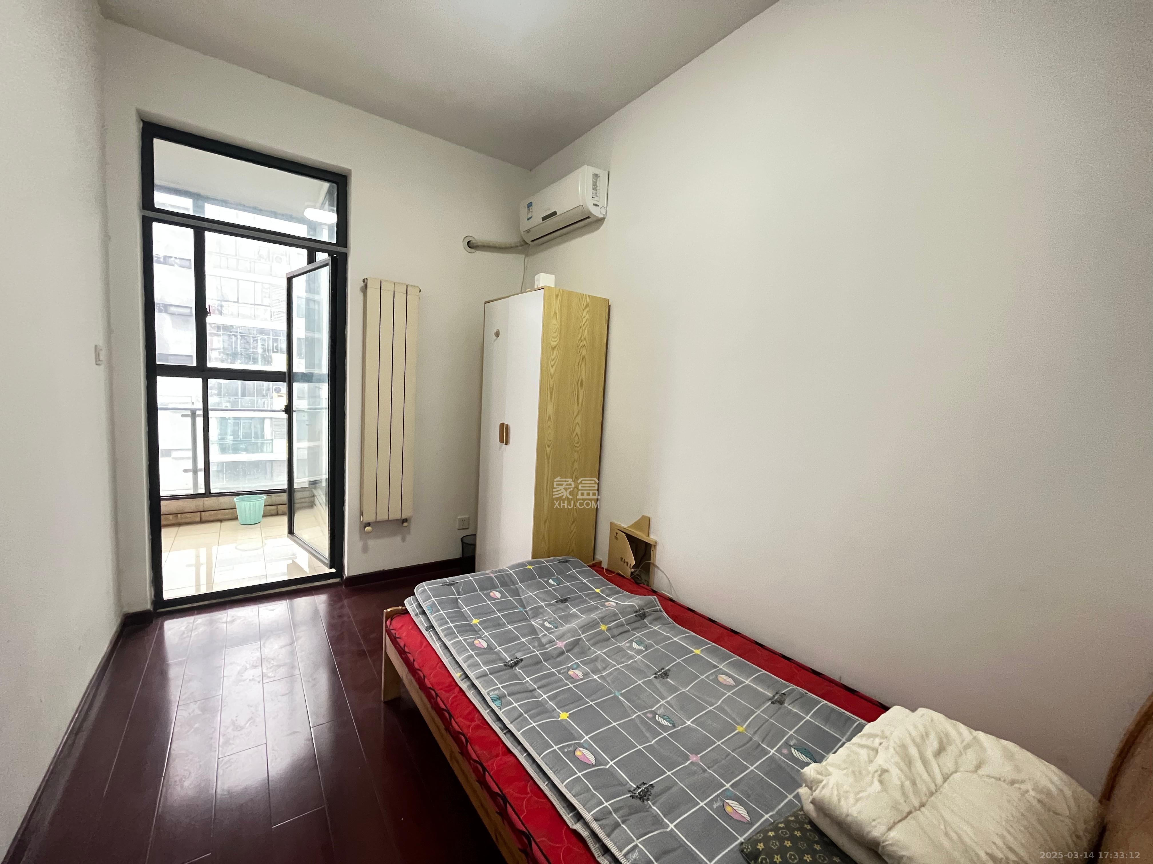 阳光100三期  3室2厅2卫   2600.00元/月室内图