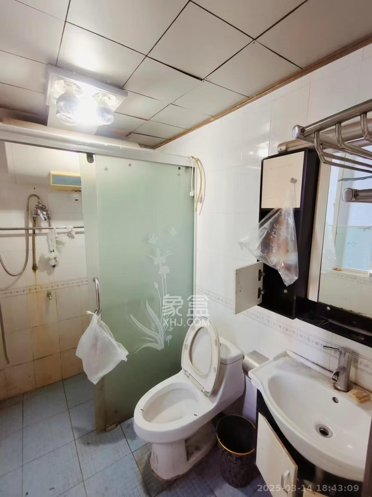 凯达园 3室2厅2卫 2800.0元/月 凯达园 3室2厅2卫 2800.0元/月室内图