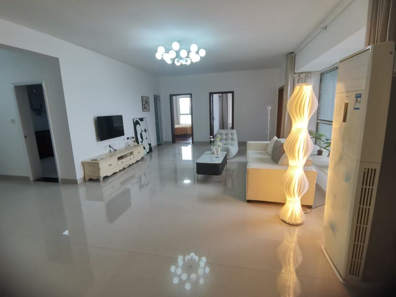 长河广场(待清理) 3室2厅2卫 2800.0元/月 长河广场(待清理) 3室2厅2卫 2800.0元/月室内图