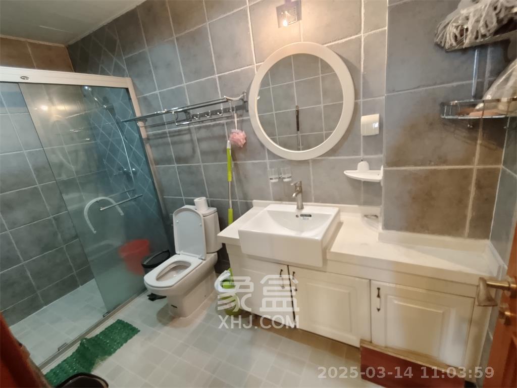 阳光100三期  3室2厅2卫   3500.00元/月室内图