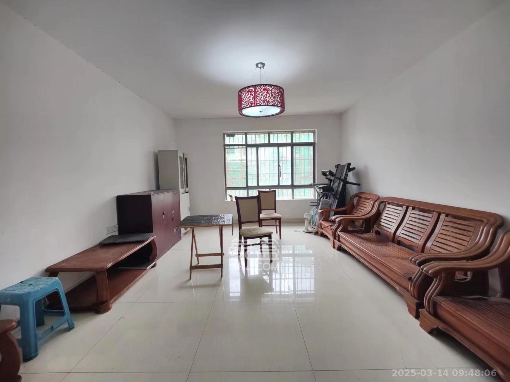 万煦园 4室2厅2卫 2000.0元/月 万煦园 4室2厅2卫 2000.0元/月室内图