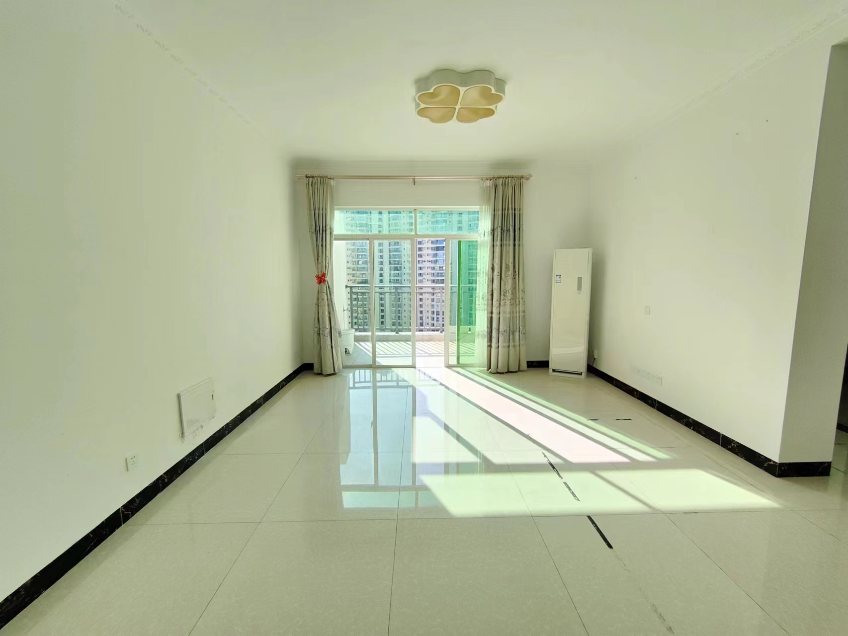 奥林匹克花园 5室2厅2卫 5500.0元/月 奥林匹克花园 5室2厅2卫 5500.0元/月户型图