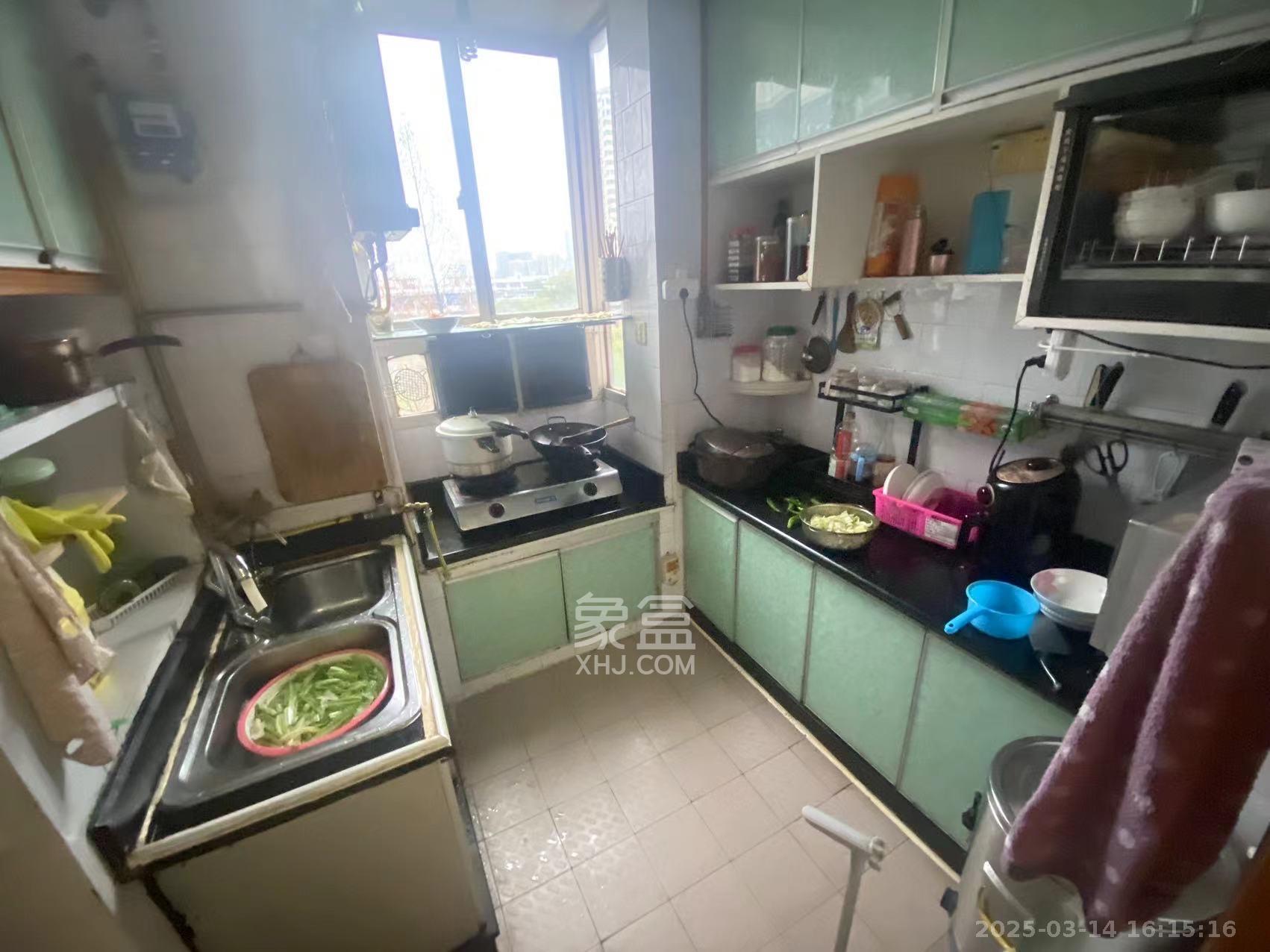 湘农桥社区 1室1厅1卫 2700.0元/月 湘农桥社区 1室1厅1卫 2700.0元/月室内图