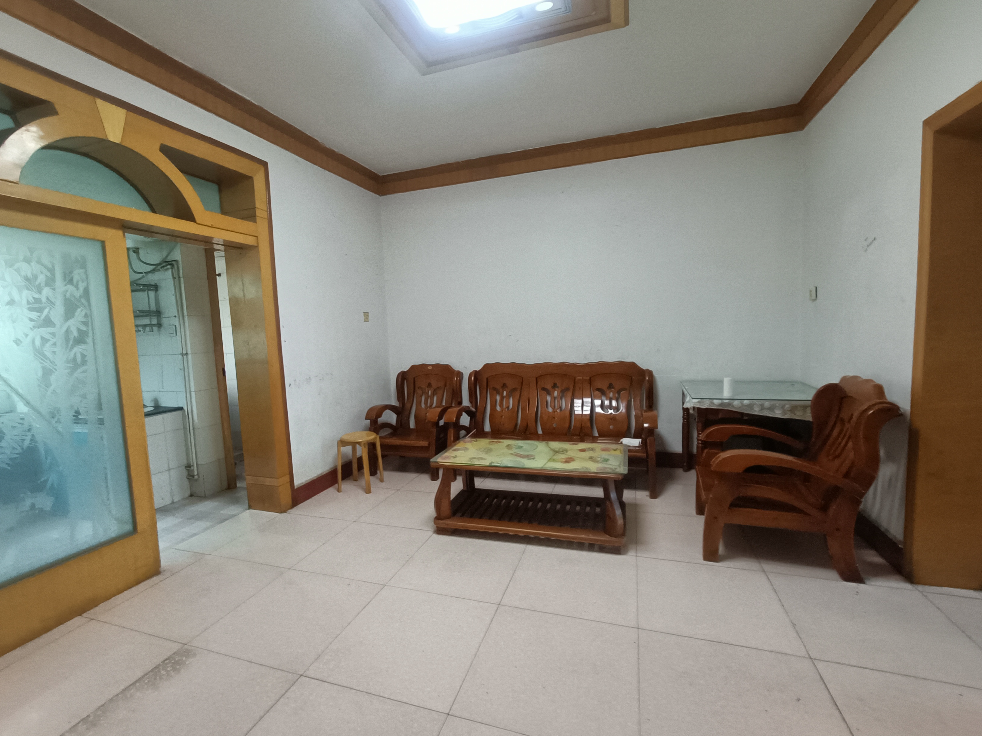 市商业局家属楼 2室1厅1卫 580.0元/月 市商业局家属楼 2室1厅1卫 580.0元/月户型图