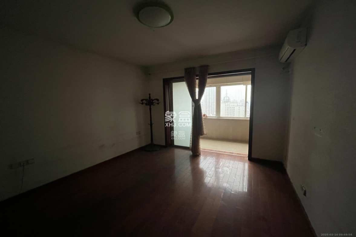 新世纪花苑  4室2厅2卫    4200.0元/月 新世纪花苑  4室2厅2卫    4200.0元/月室内图