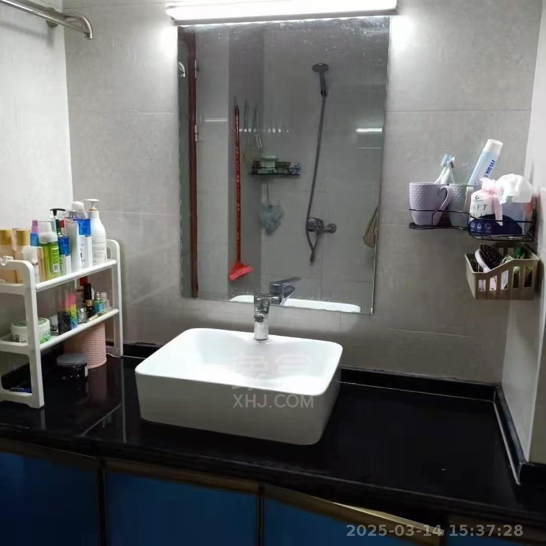 金轮翡翠名园 3室2厅1卫 1800.0元/月 金轮翡翠名园 3室2厅1卫 1800.0元/月室内图