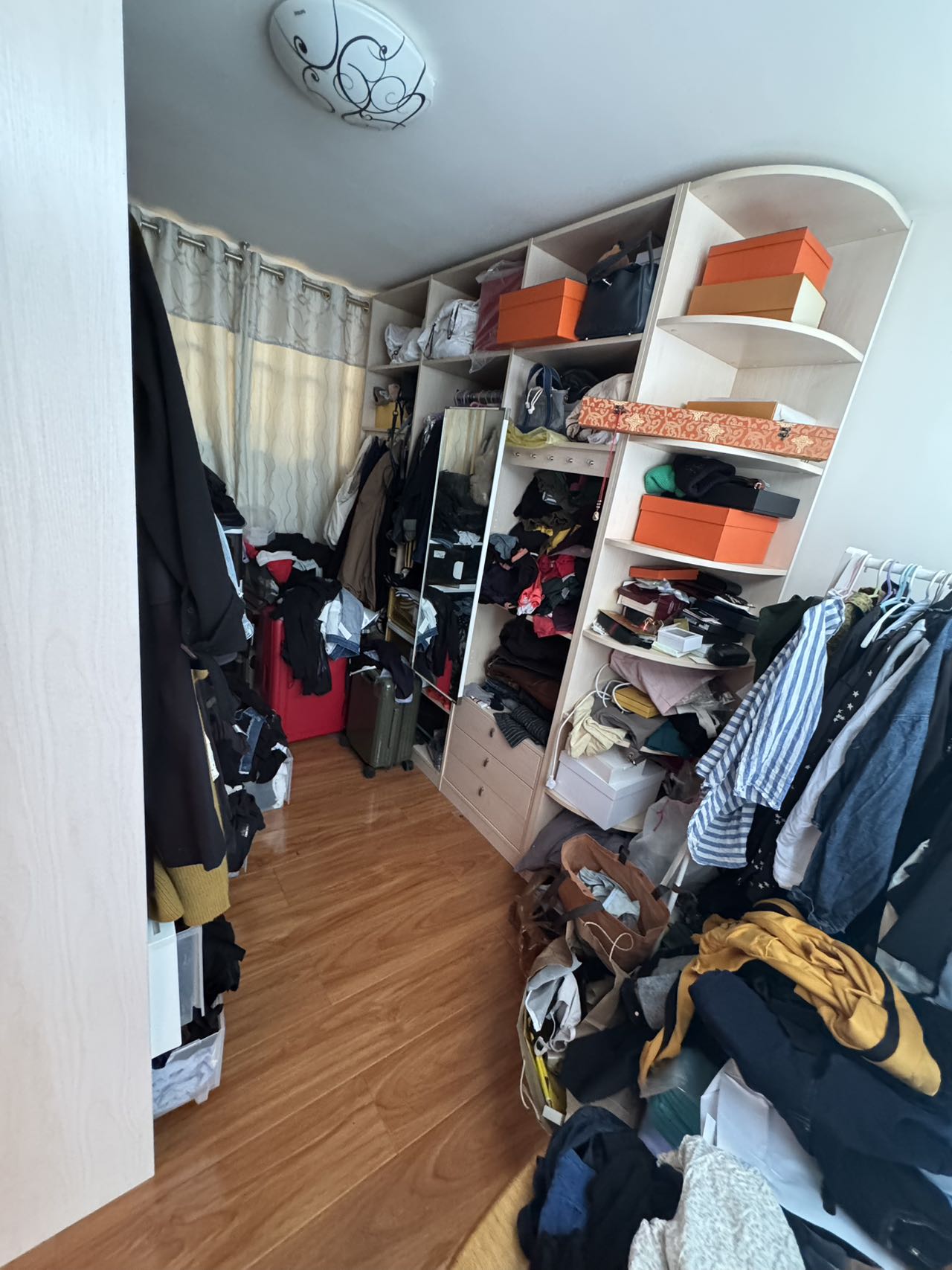 泰达天海国际  7室2厅2卫    518.0万 泰达天海国际  7室2厅2卫    518.0万室内图