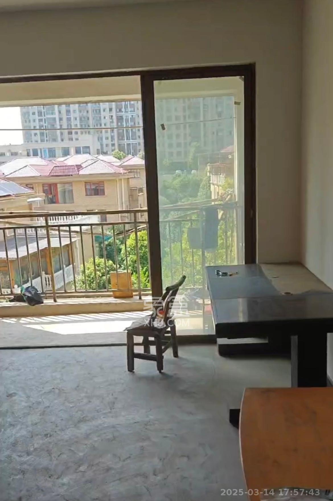 四季星城 3室2厅2卫 1500.0元/月 四季星城 3室2厅2卫 1500.0元/月室内图