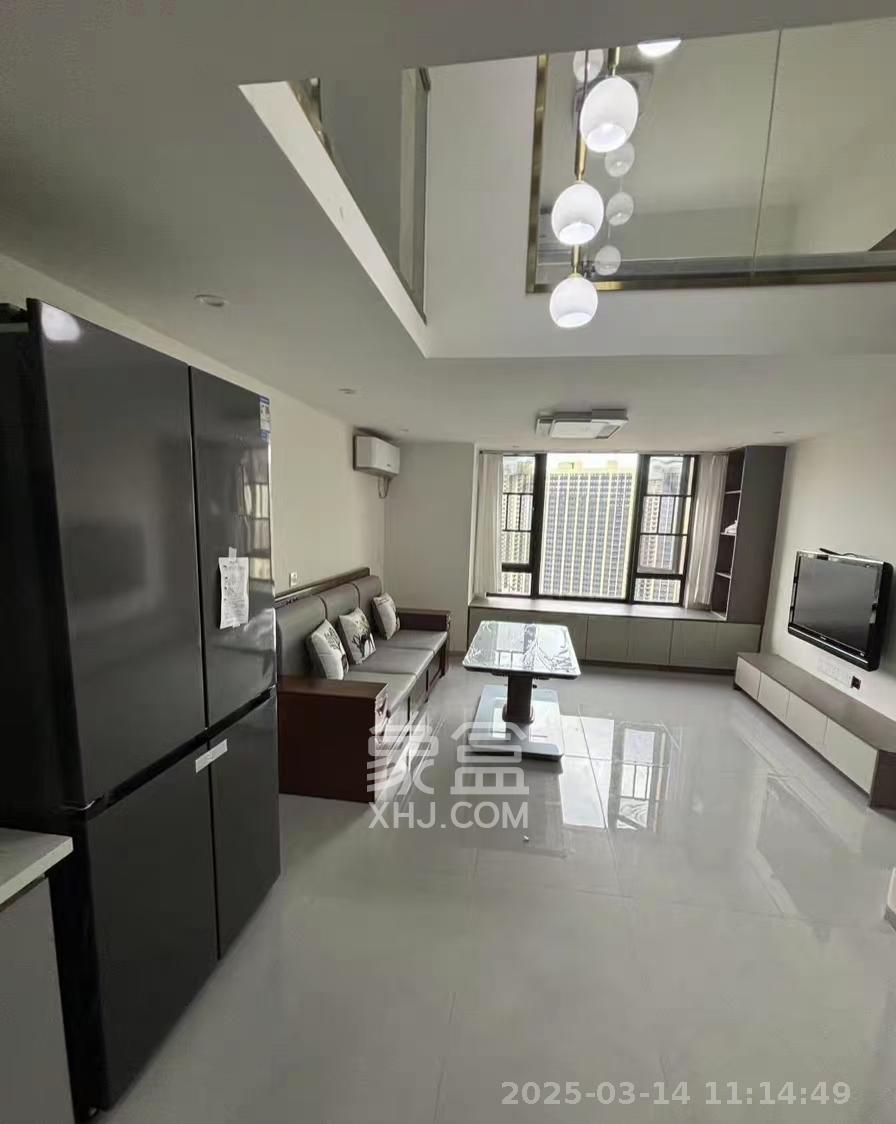 世茂璀璨天城公寓  2室1厅1卫    2200.0元/月 世茂璀璨天城公寓  2室1厅1卫    2200.0元/月室内图