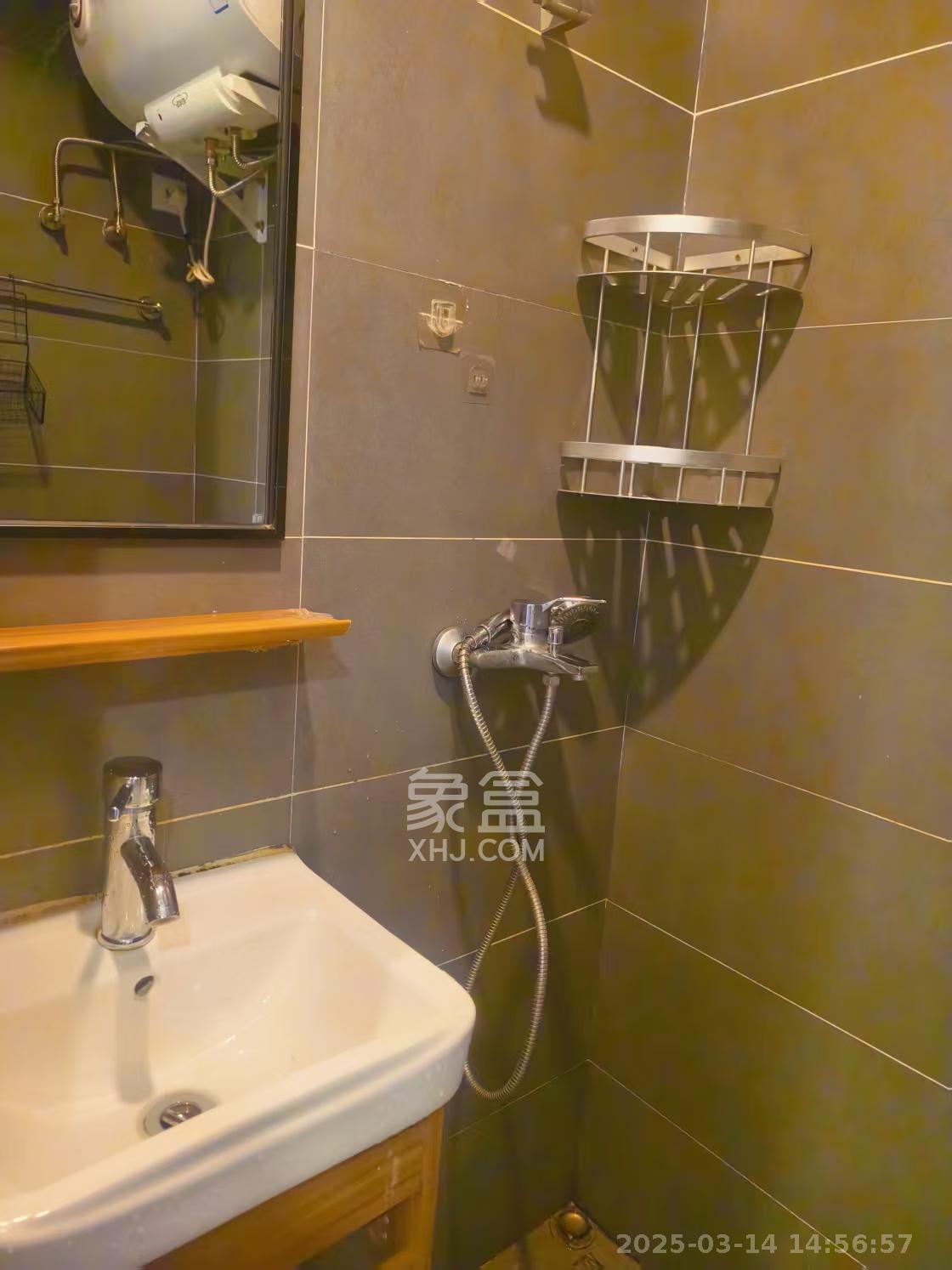 叠彩兰亭  1室1厅1卫    1360.0元/月室内图