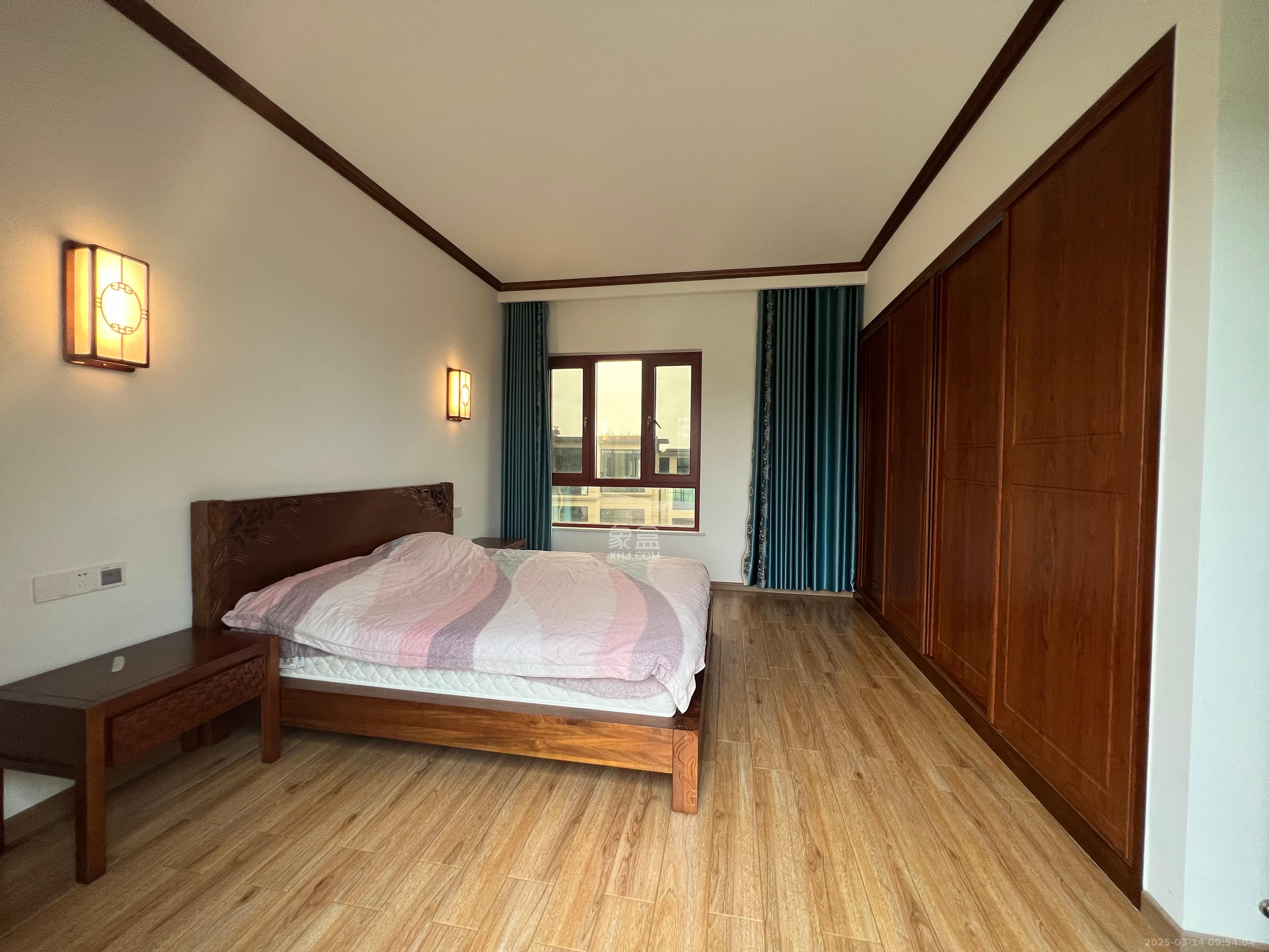 九华湘江富力城  4室2厅4卫    458.0万 九华湘江富力城  4室2厅4卫    458.0万客厅