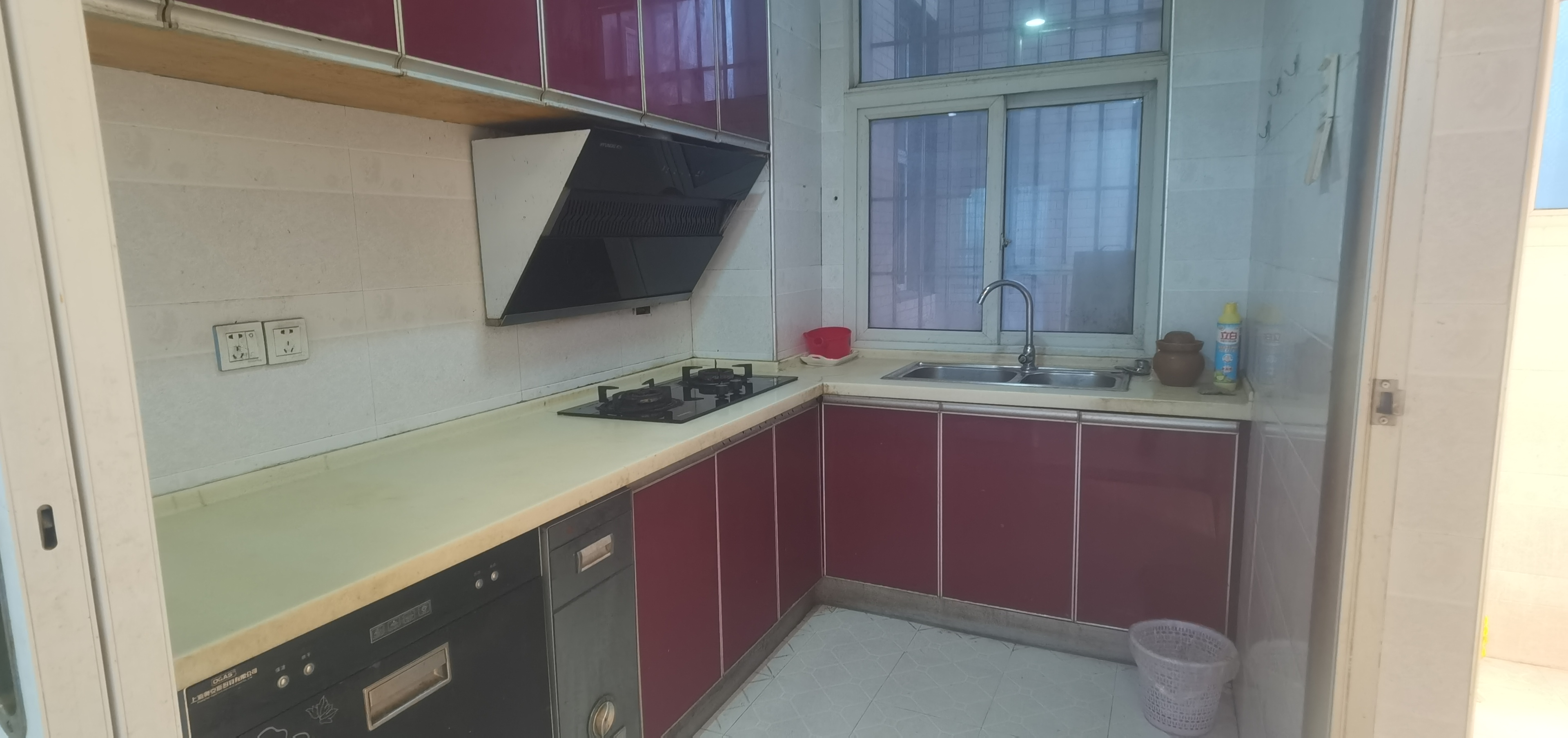 西街印象 3室2厅2卫 1400.0元/月 西街印象 3室2厅2卫 1400.0元/月室内图