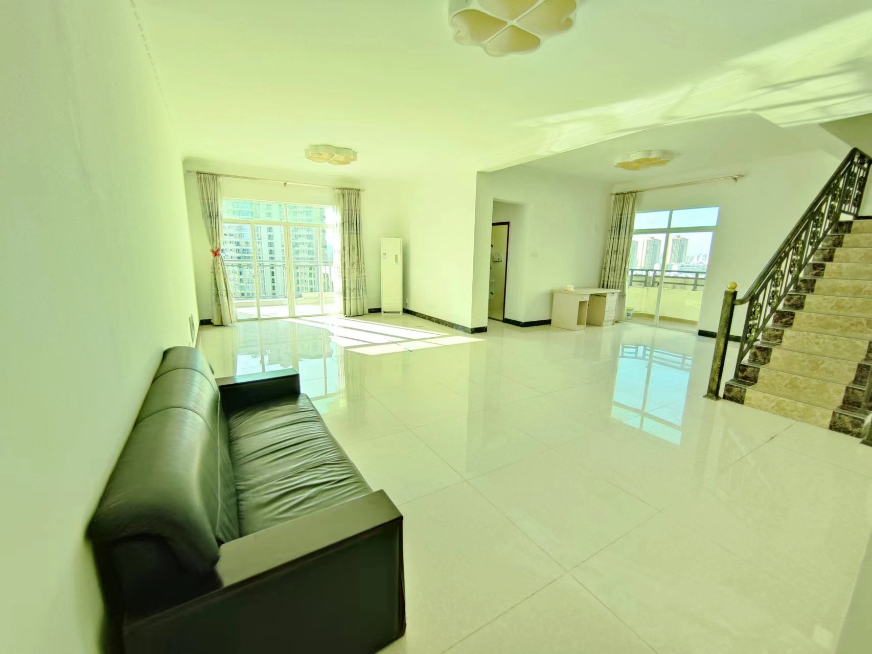 奥林匹克花园 5室2厅2卫 5500.0元/月 奥林匹克花园 5室2厅2卫 5500.0元/月室内图