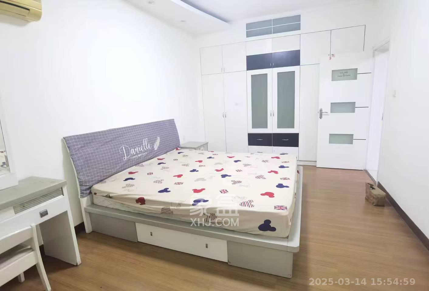 三印宿舍  3室2厅1卫   2000.00元/月室内图