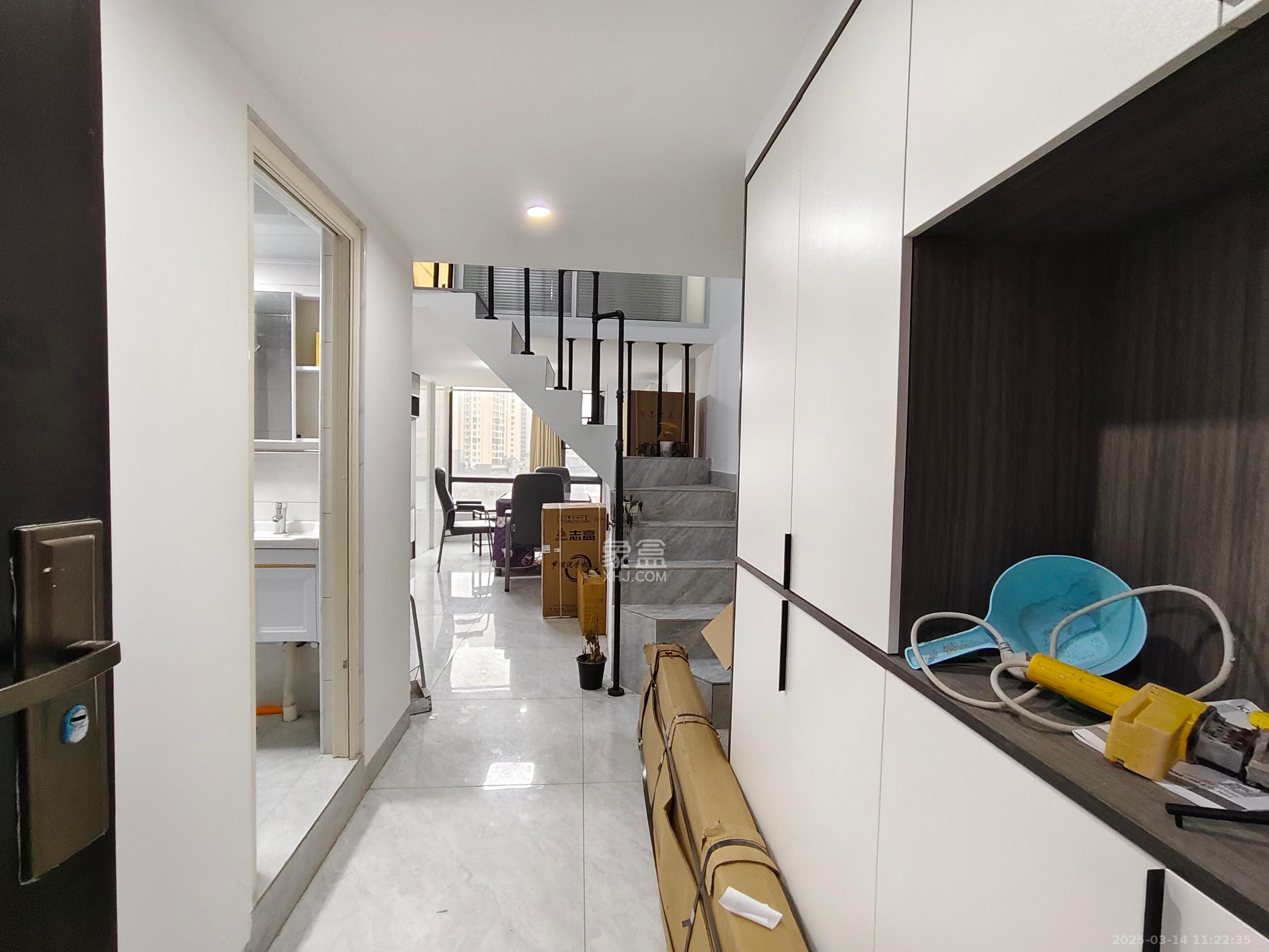 天麓轻奢国际 2室1厅1卫 1900.0元/月 天麓轻奢国际 2室1厅1卫 1900.0元/月室内图