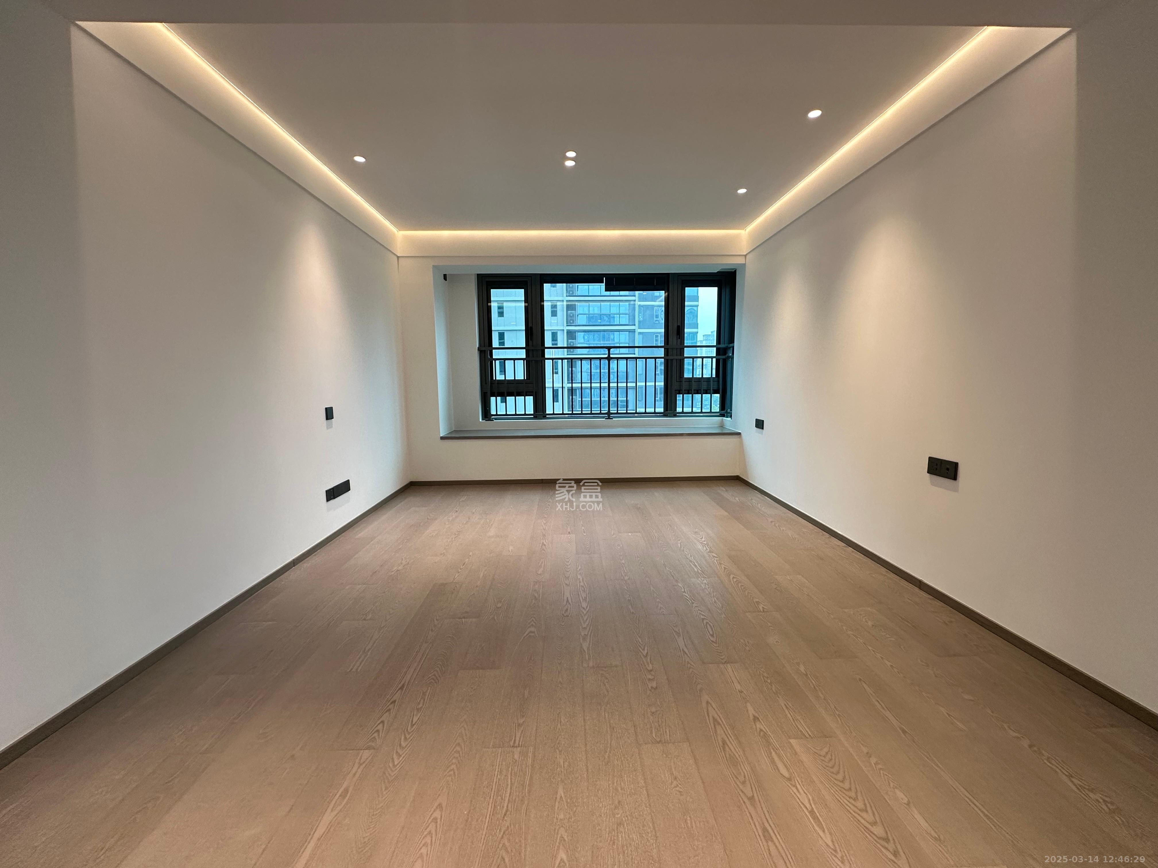 招商蛇口滨江境  4室2厅3卫    9000.0元/月 招商蛇口滨江境  4室2厅3卫    9000.0元/月室内图