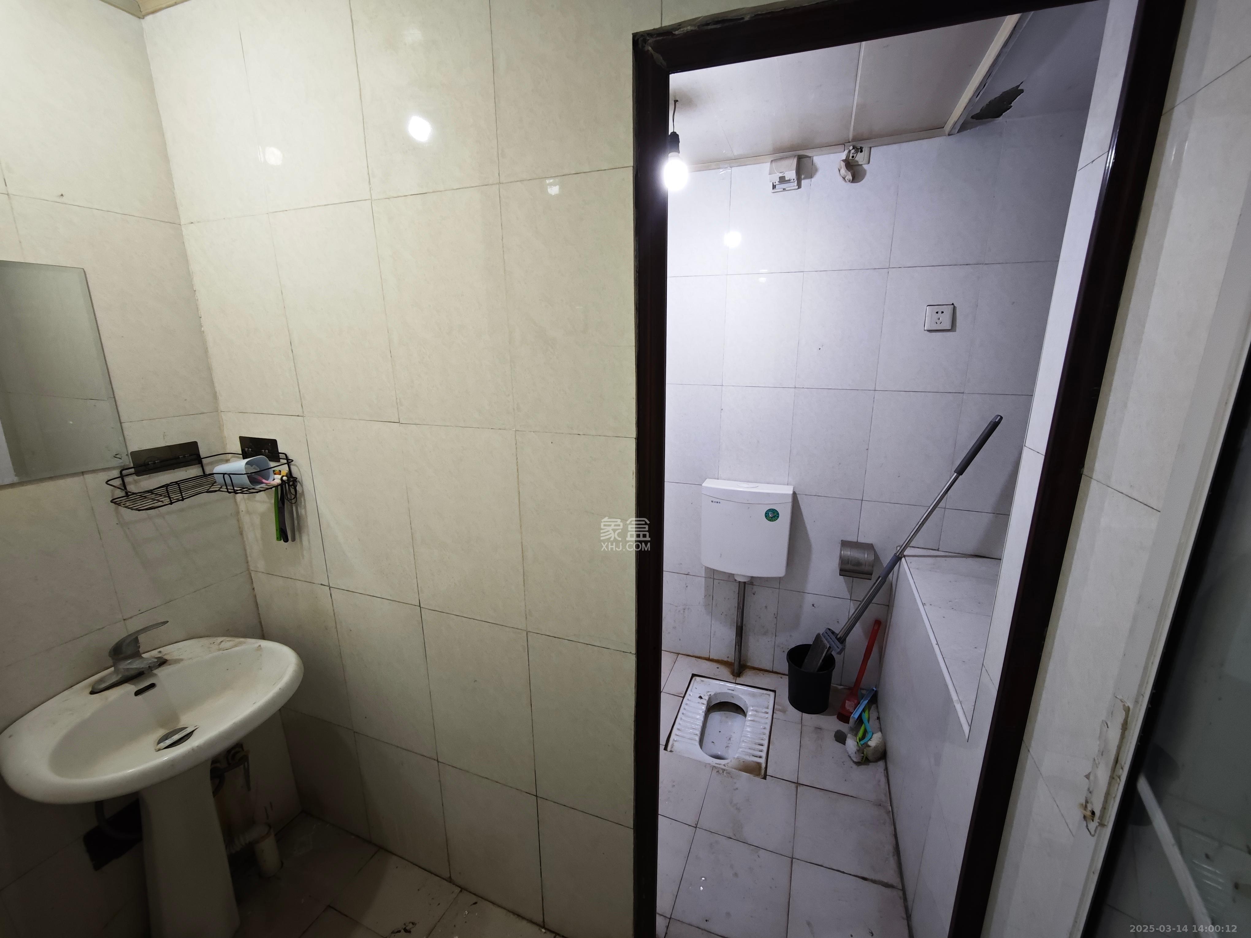 华润凤凰城一期 2室2厅1卫 1000.0元/月 华润凤凰城一期 2室2厅1卫 1000.0元/月室内图