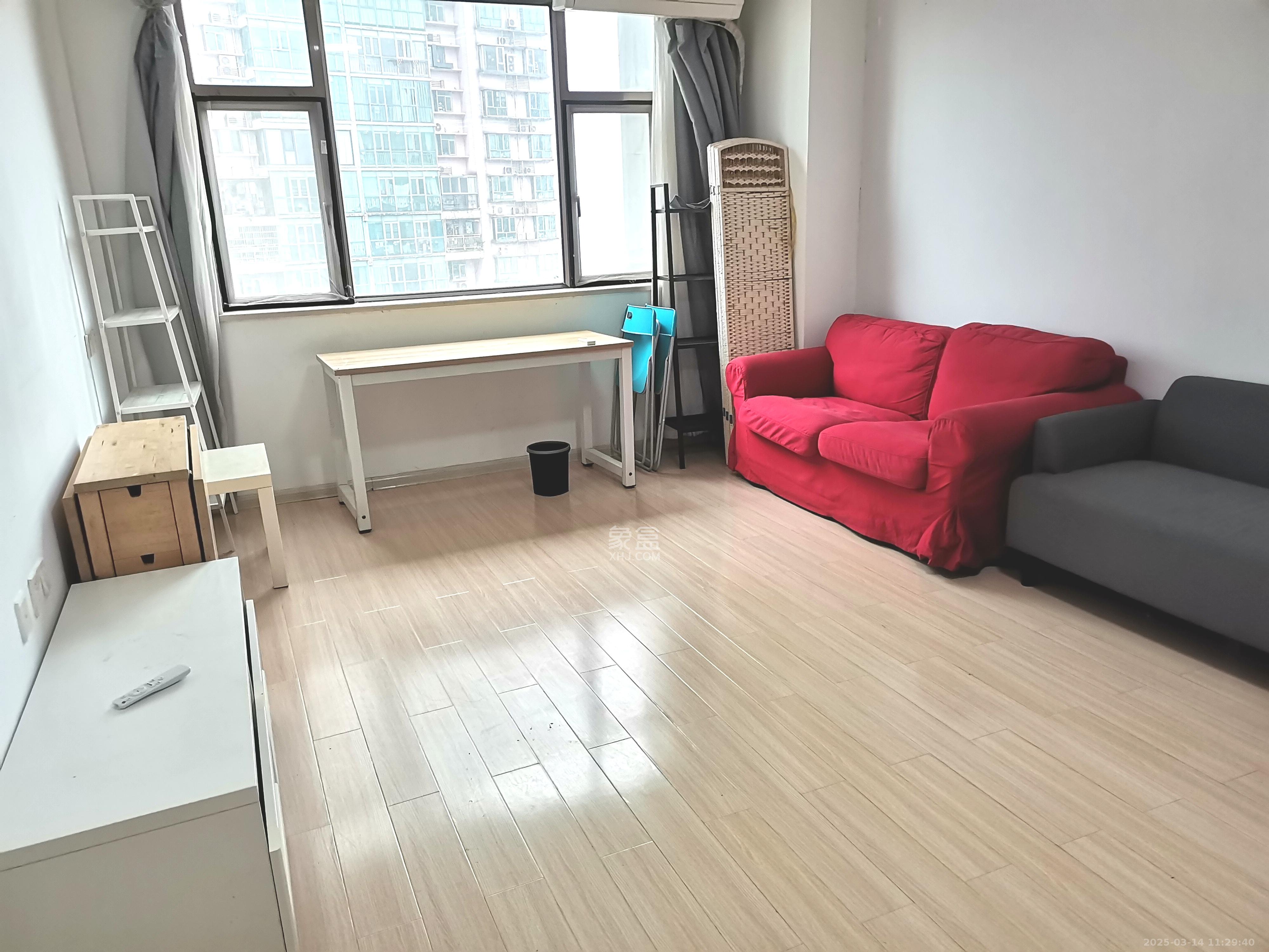 昊天大厦 1室1厅1卫 2000.0元/月 昊天大厦 1室1厅1卫 2000.0元/月室内图