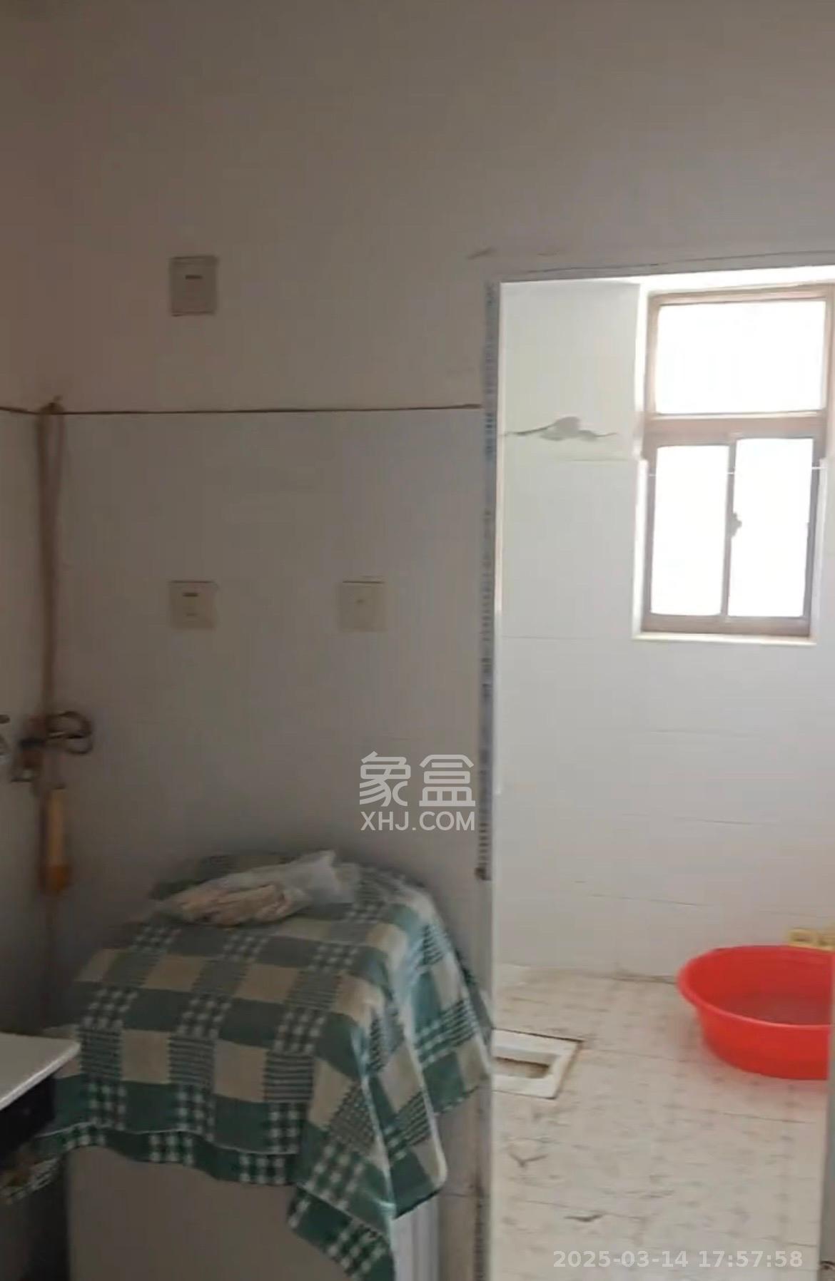 四季星城 3室2厅2卫 1500.0元/月 四季星城 3室2厅2卫 1500.0元/月室内图