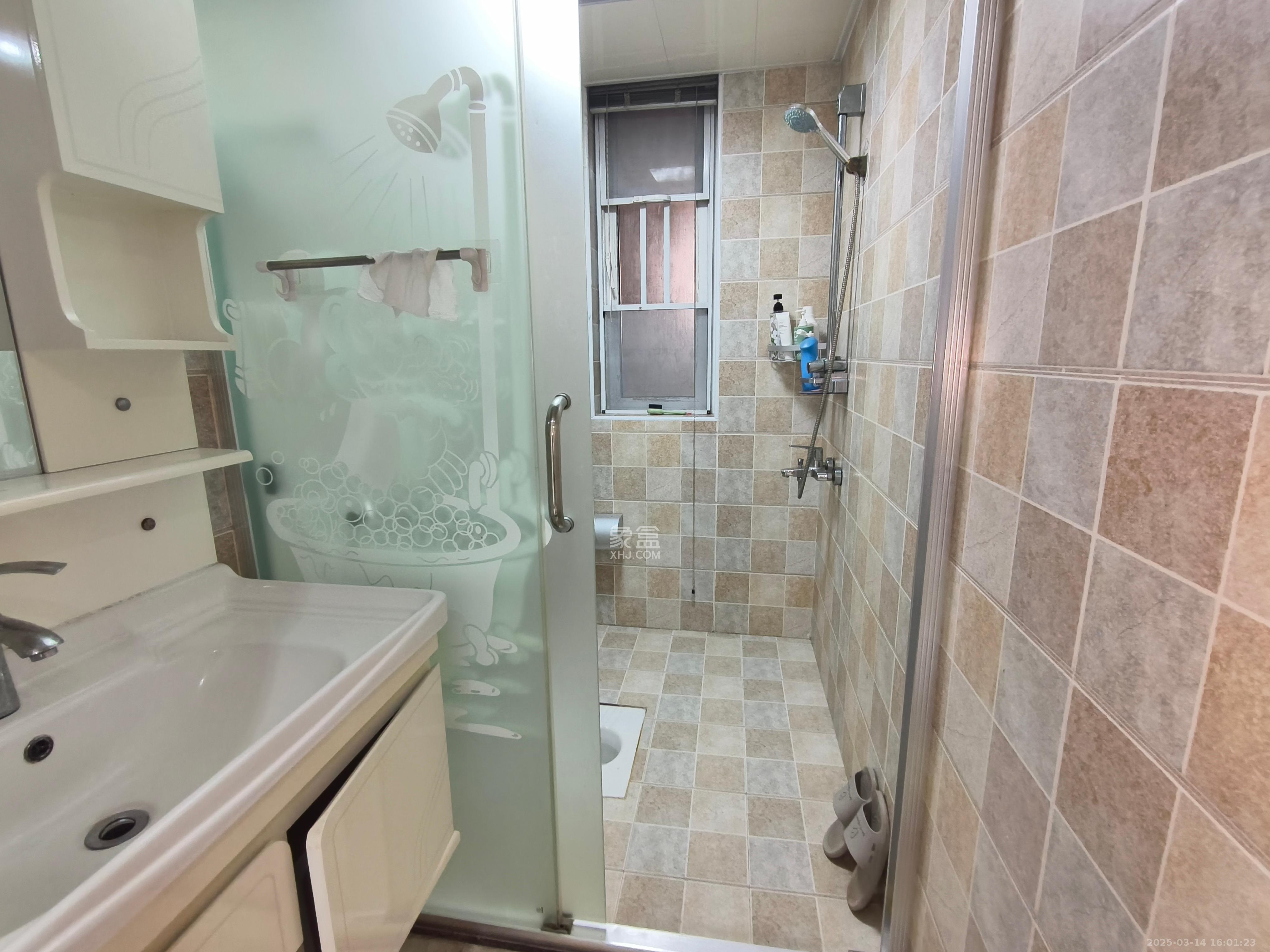 MOMA当代广场 3室2厅1卫 1800.0元/月 MOMA当代广场 3室2厅1卫 1800.0元/月室内图