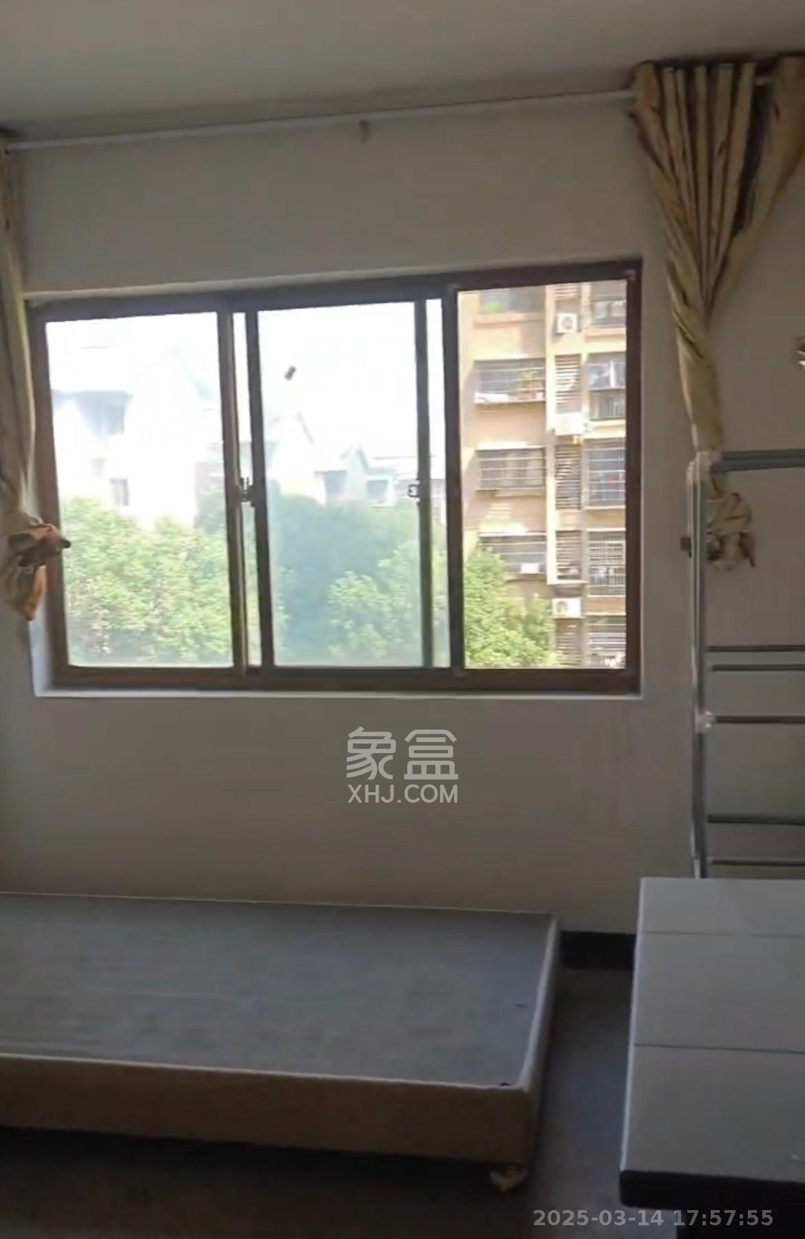 四季星城 3室2厅2卫 1500.0元/月 四季星城 3室2厅2卫 1500.0元/月室内图