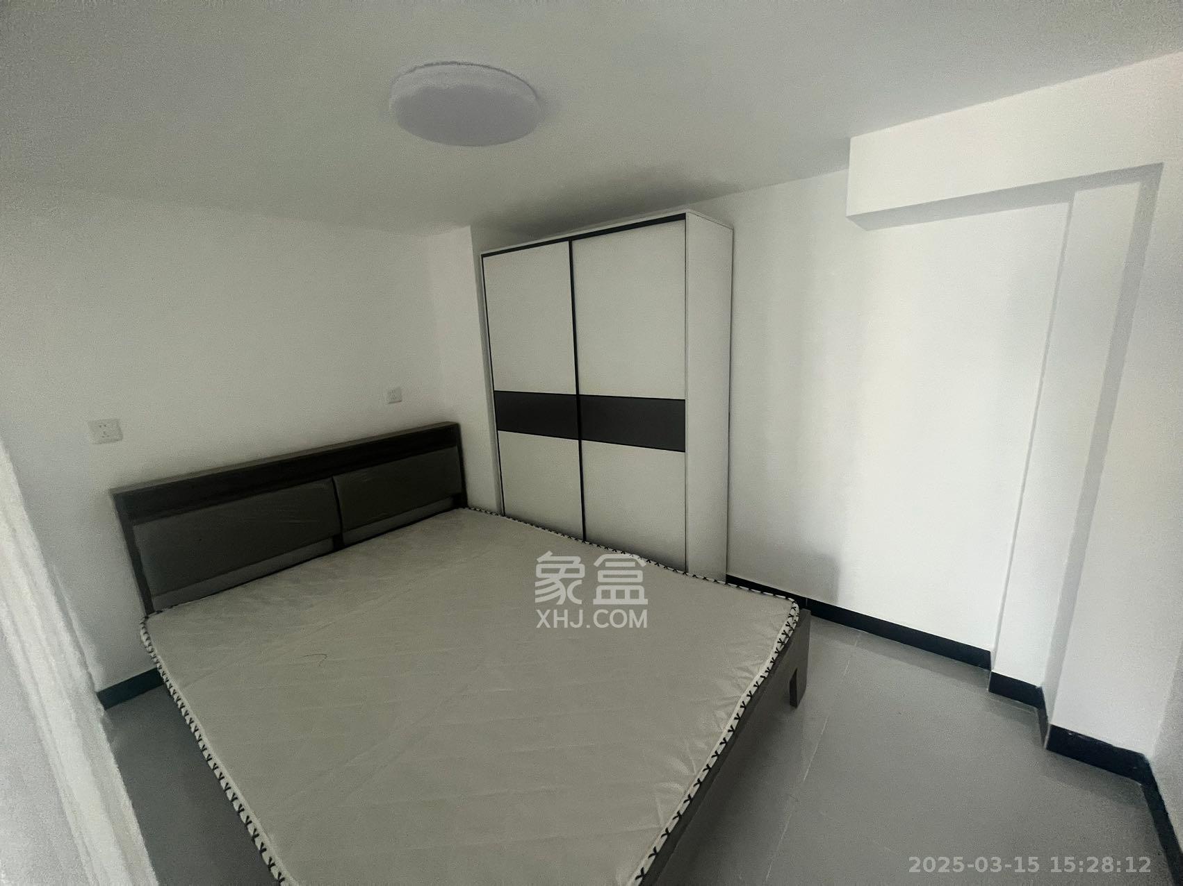 卓越伊景寓  2室2厅1卫   2000.00元/月室内图