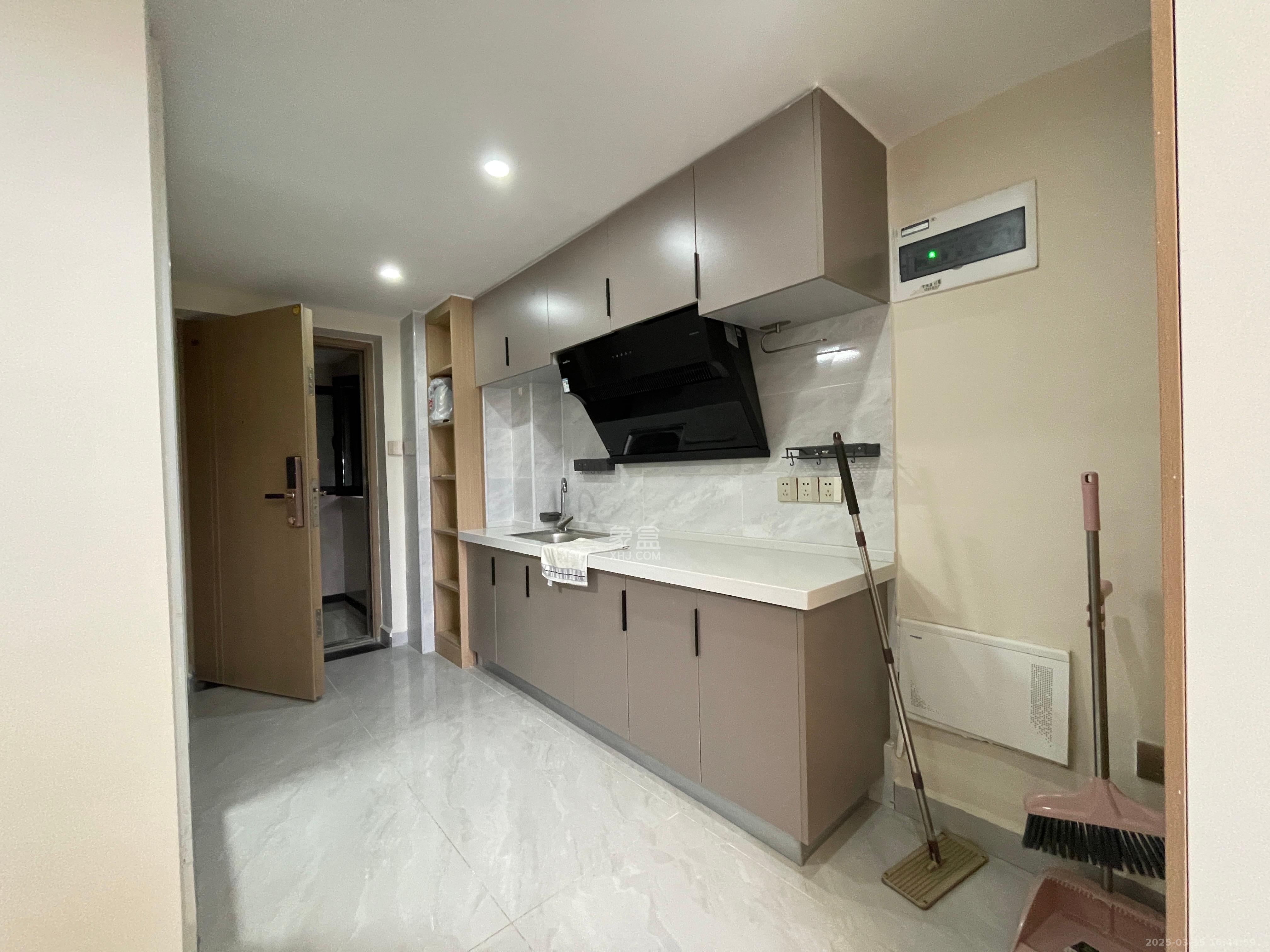 卓越江岸  1室0厅0卫    2600.0元/月 卓越江岸  1室0厅0卫    2600.0元/月室内图