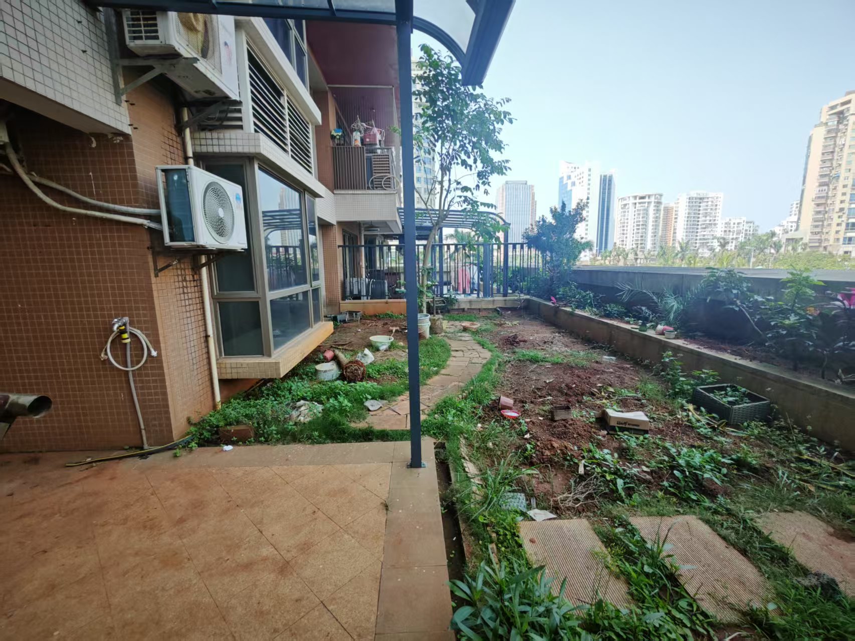 金泰海名轩商住楼  1室2厅1卫   2400.00元/月室内图