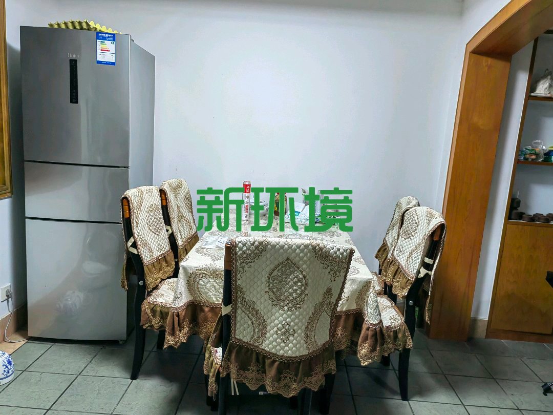 广茂园一期  5室2厅3卫   89.00万客厅