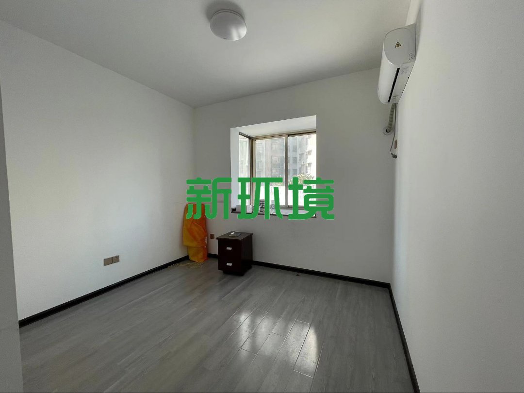 西溪美景  3室2厅2卫   85.00万客厅