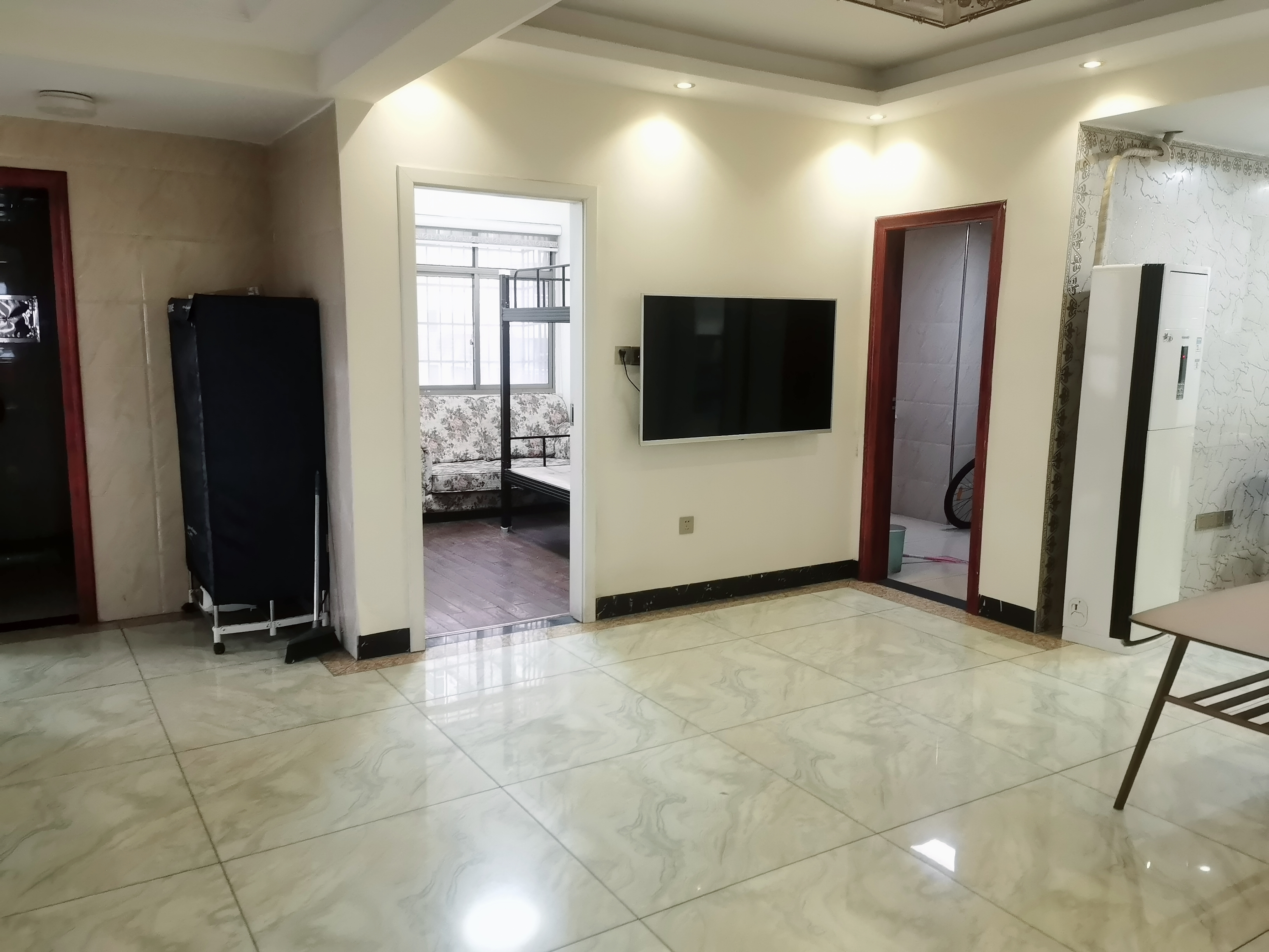 益秀园 4室2厅2卫 1800.0元/月 益秀园 4室2厅2卫 1800.0元/月室内图