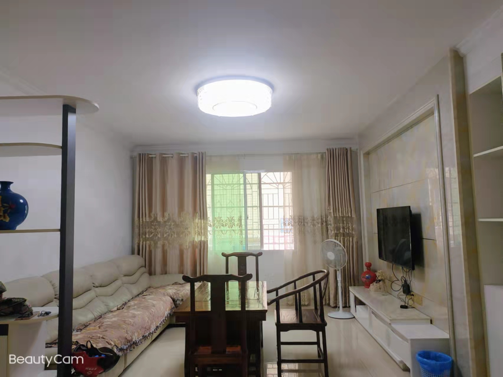 南华大学南校北门家属区 3室2厅1卫 1300.0元/月 南华大学南校北门家属区 3室2厅1卫 1300.0元/月室内图