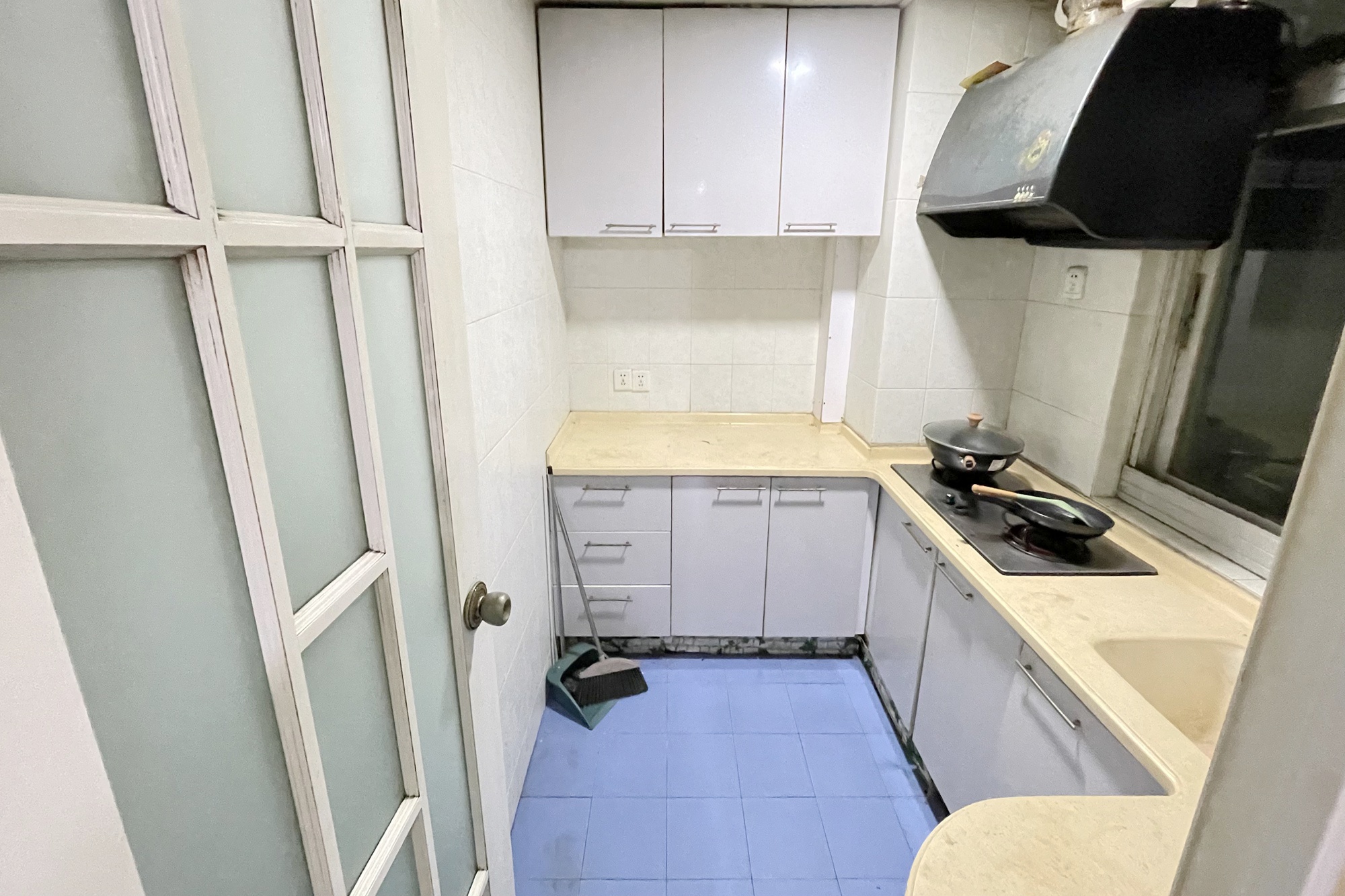 汇源大厦 2室2厅1卫 95.0万 汇源大厦 2室2厅1卫 95.0万厨房