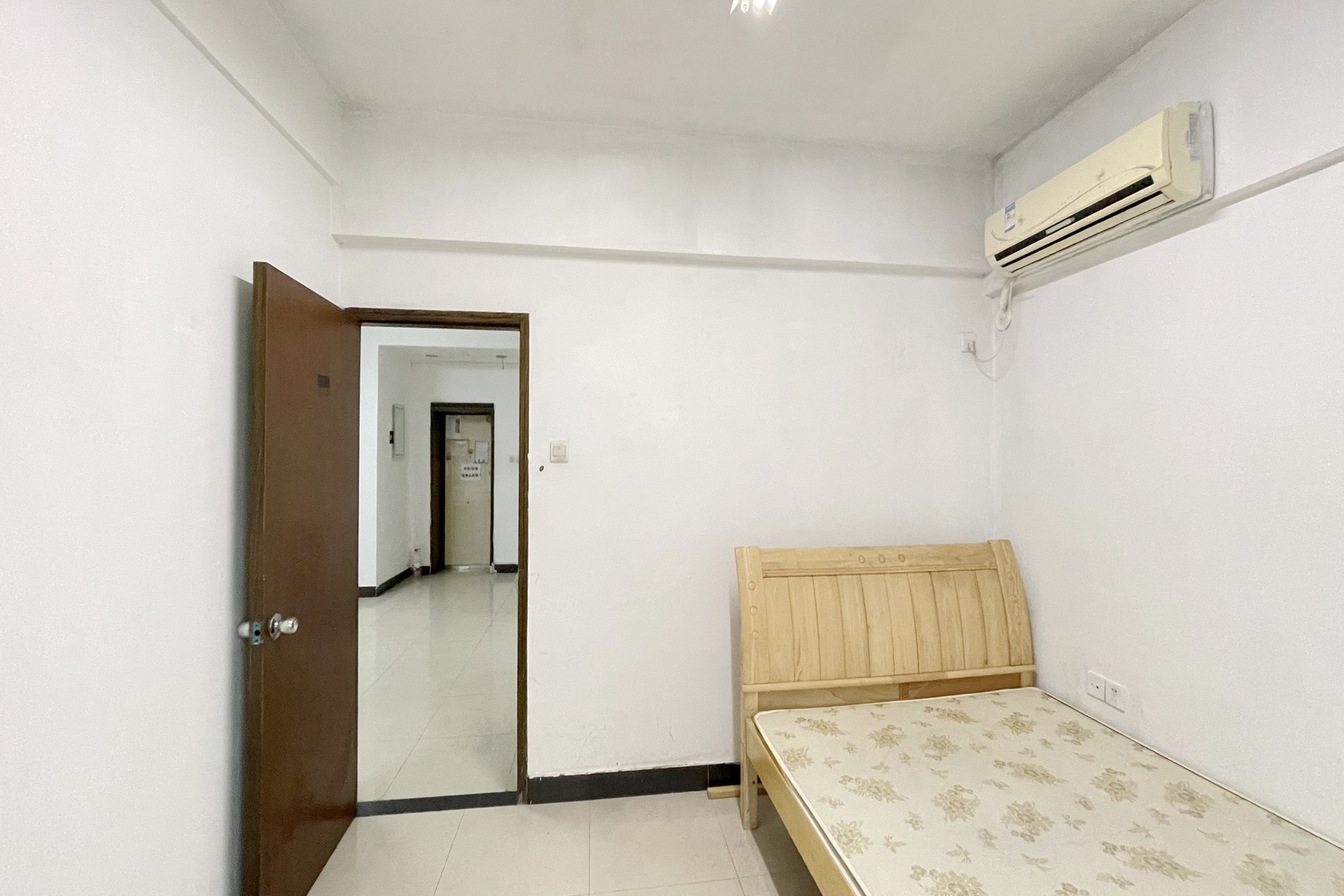 汇源大厦 2室2厅1卫 95.0万 汇源大厦 2室2厅1卫 95.0万卧室