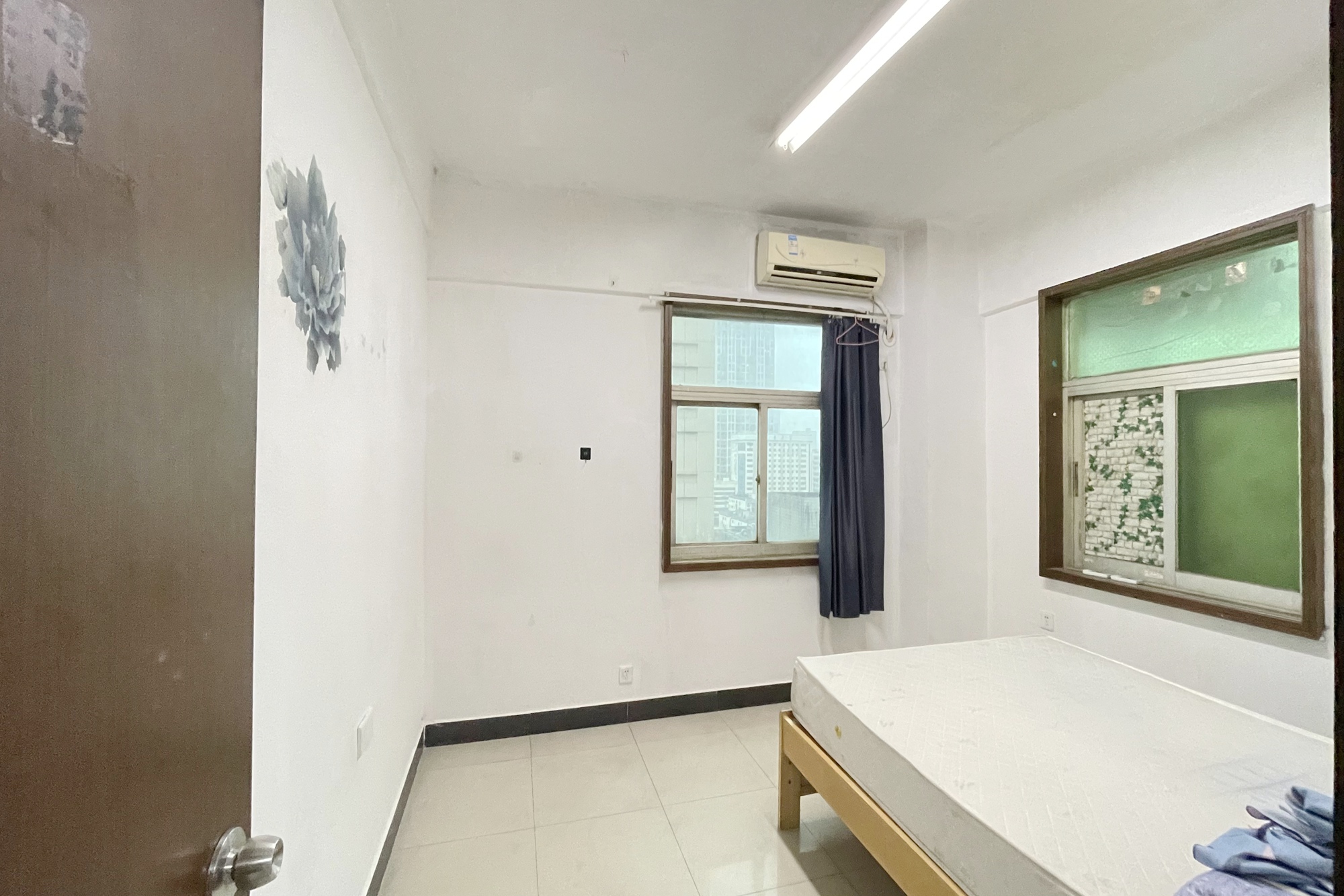 汇源大厦 2室2厅1卫 95.0万 汇源大厦 2室2厅1卫 95.0万卧室