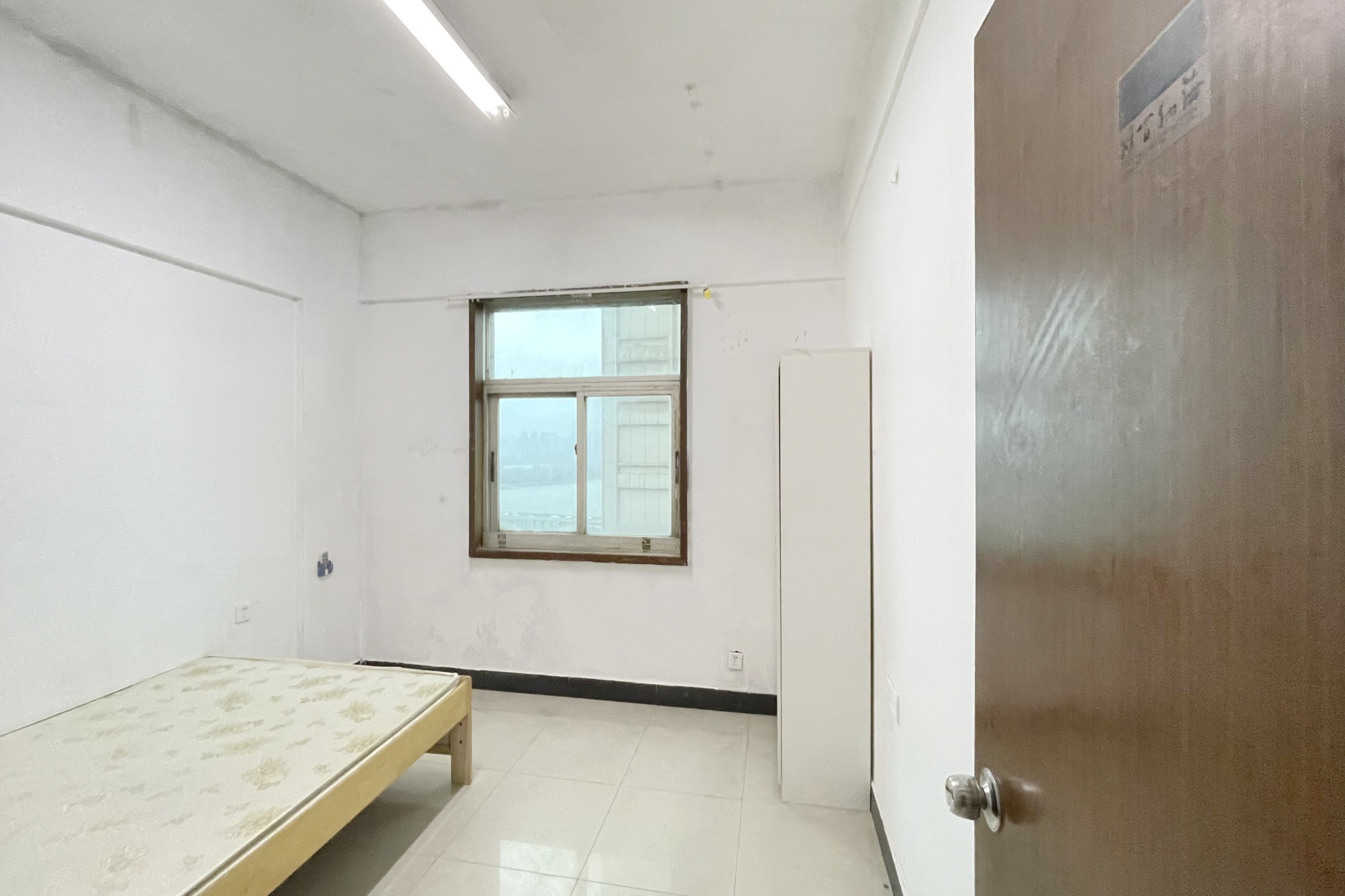 汇源大厦 2室2厅1卫 95.0万 汇源大厦 2室2厅1卫 95.0万卧室