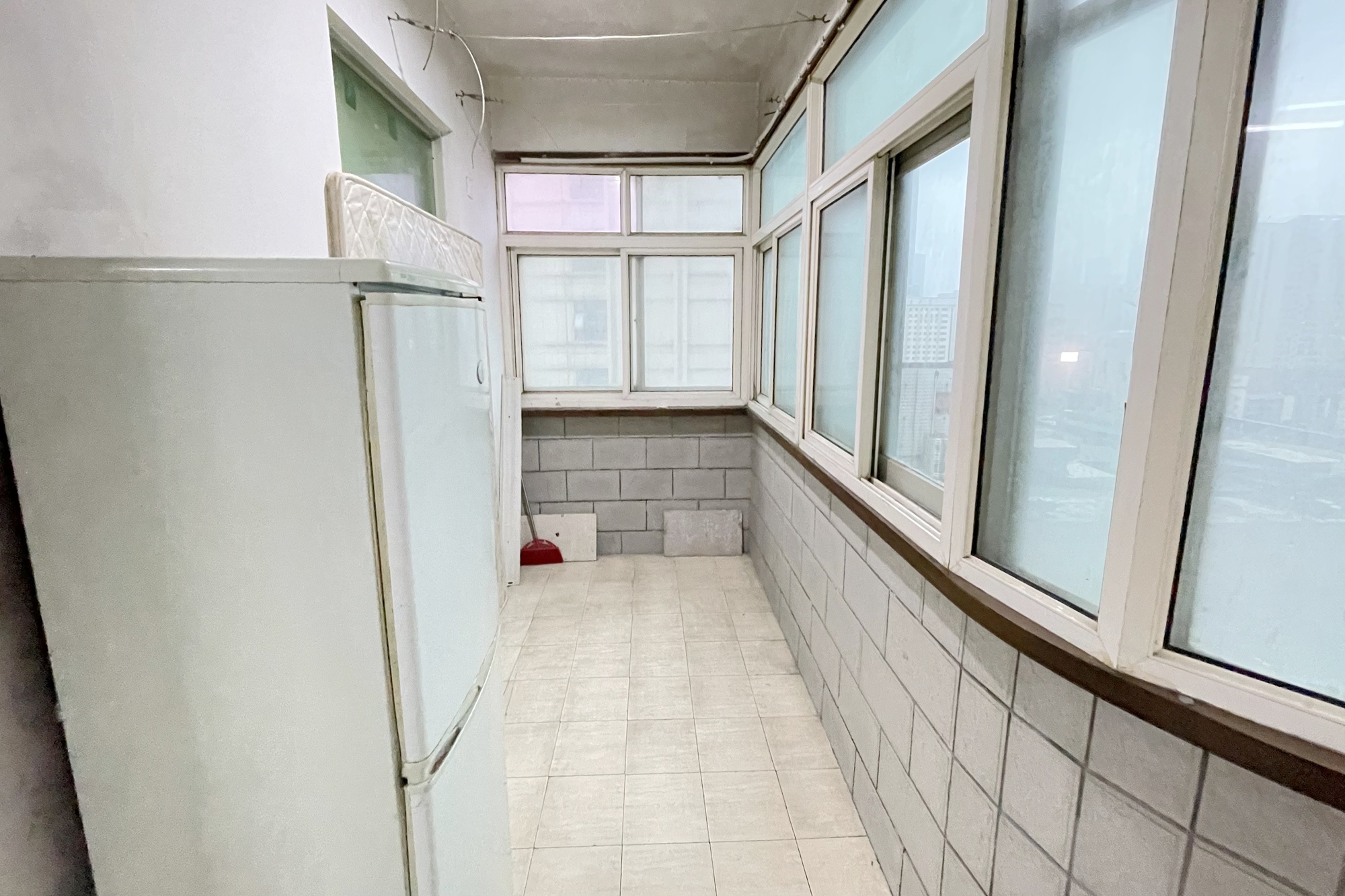 汇源大厦 2室2厅1卫 95.0万 汇源大厦 2室2厅1卫 95.0万阳台