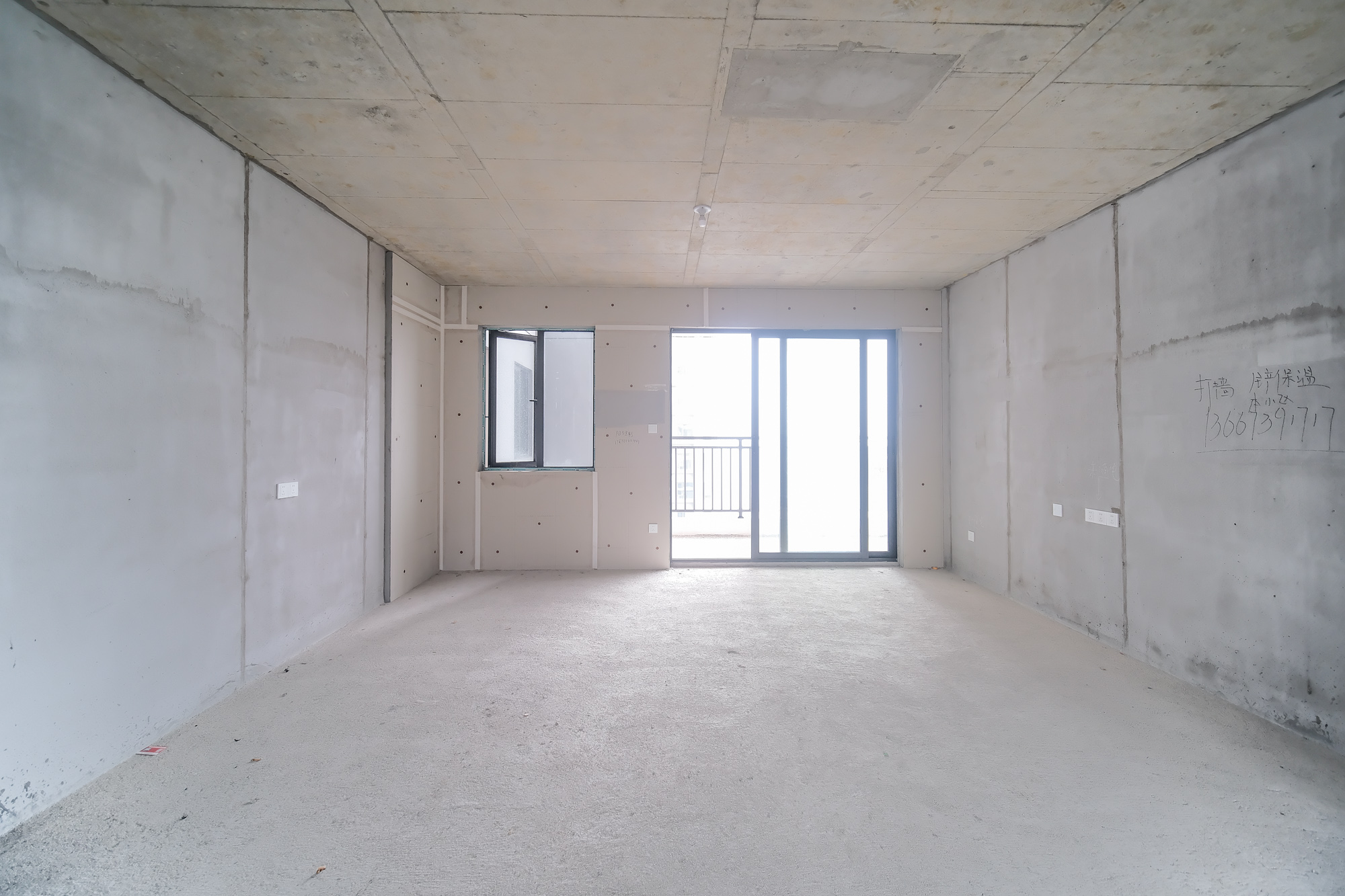 和顺府  4室2厅1卫    135.0万 和顺府  4室2厅1卫    135.0万客厅