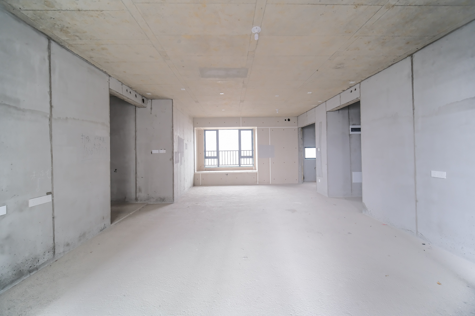 和顺府  4室2厅1卫    135.0万 和顺府  4室2厅1卫    135.0万客厅