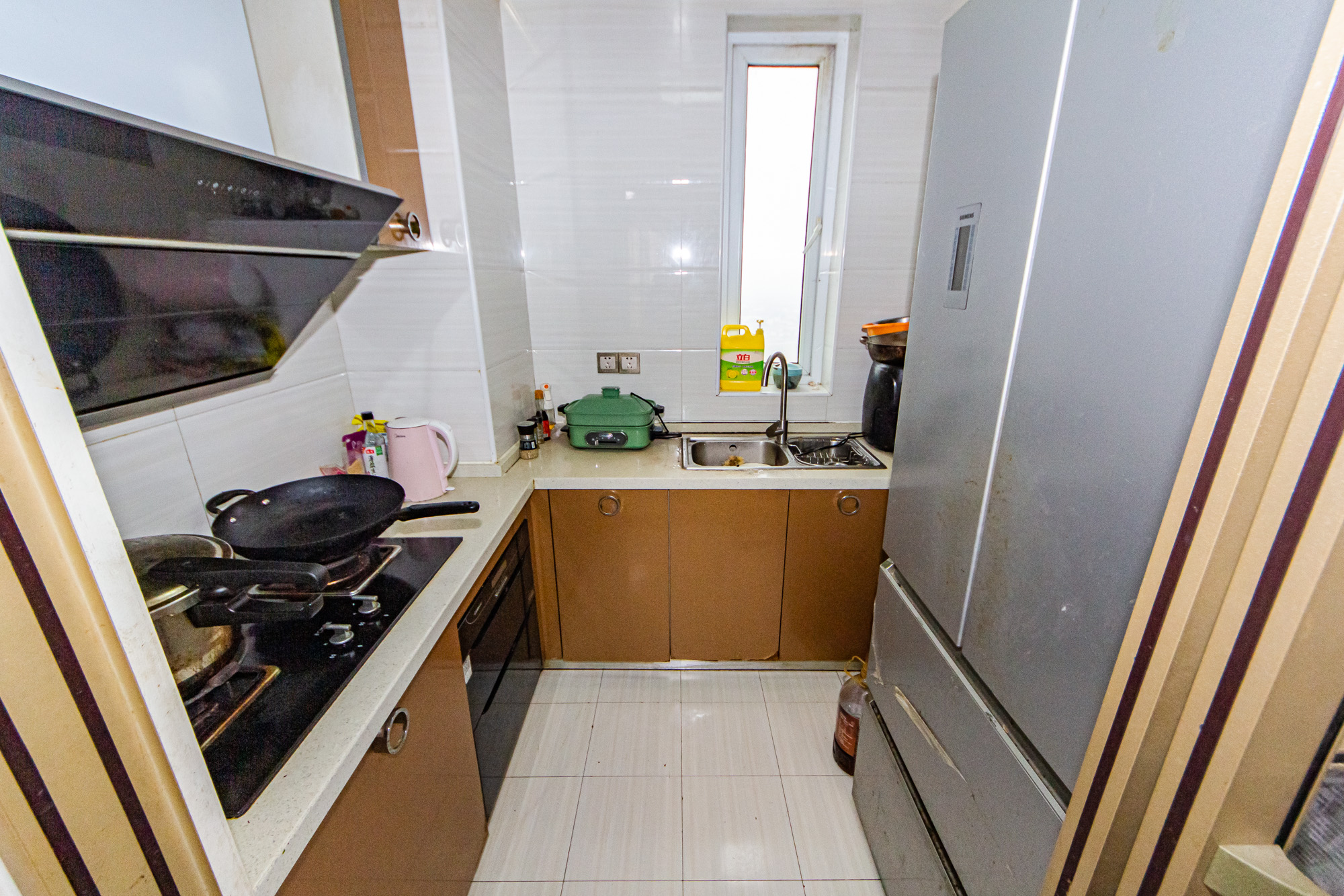 万国城（当代满庭春MOMA）三期  3室2厅1卫    89.8万厨房