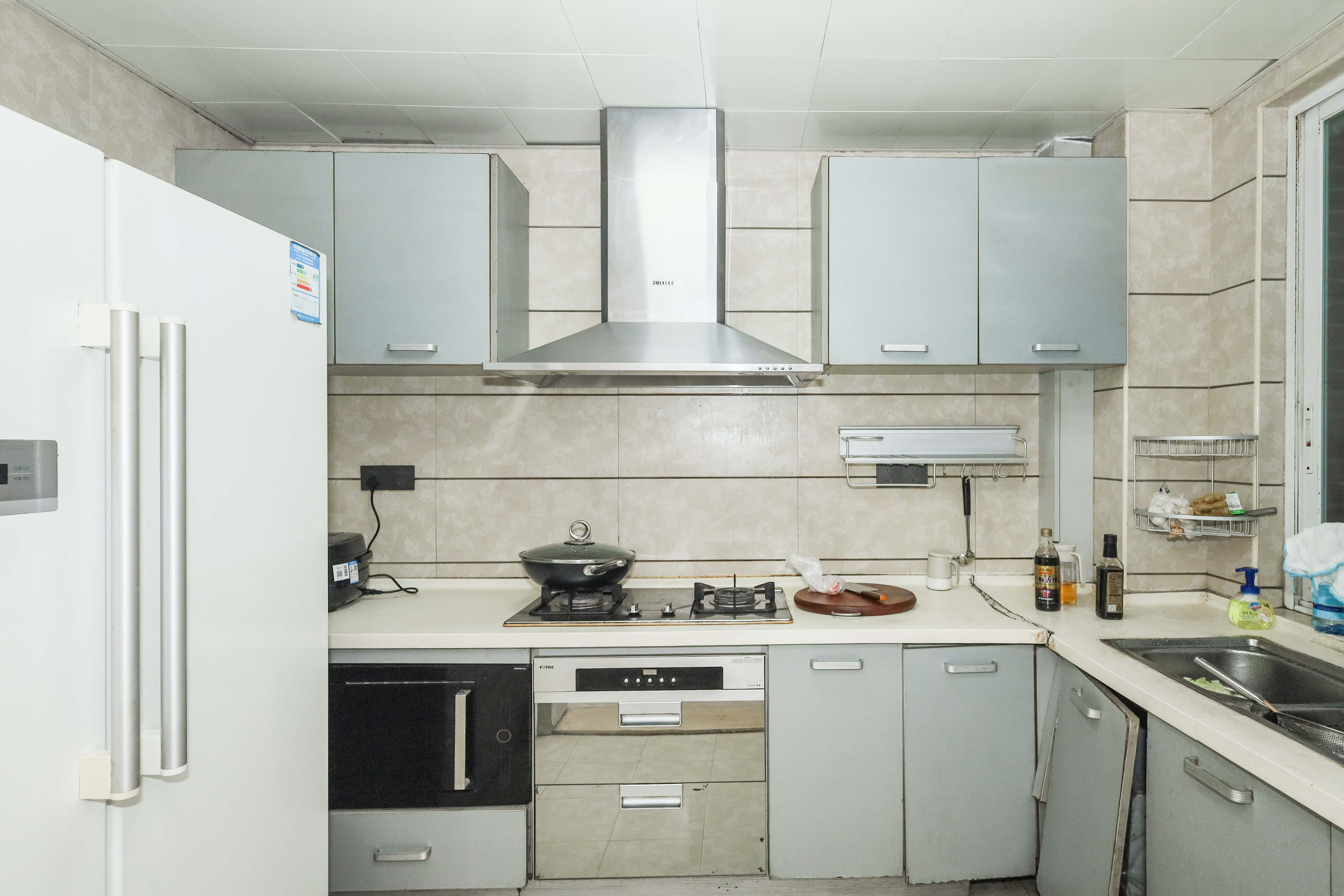 山水英伦 3室2厅2卫 70.0万 山水英伦 3室2厅2卫 70.0万厨房