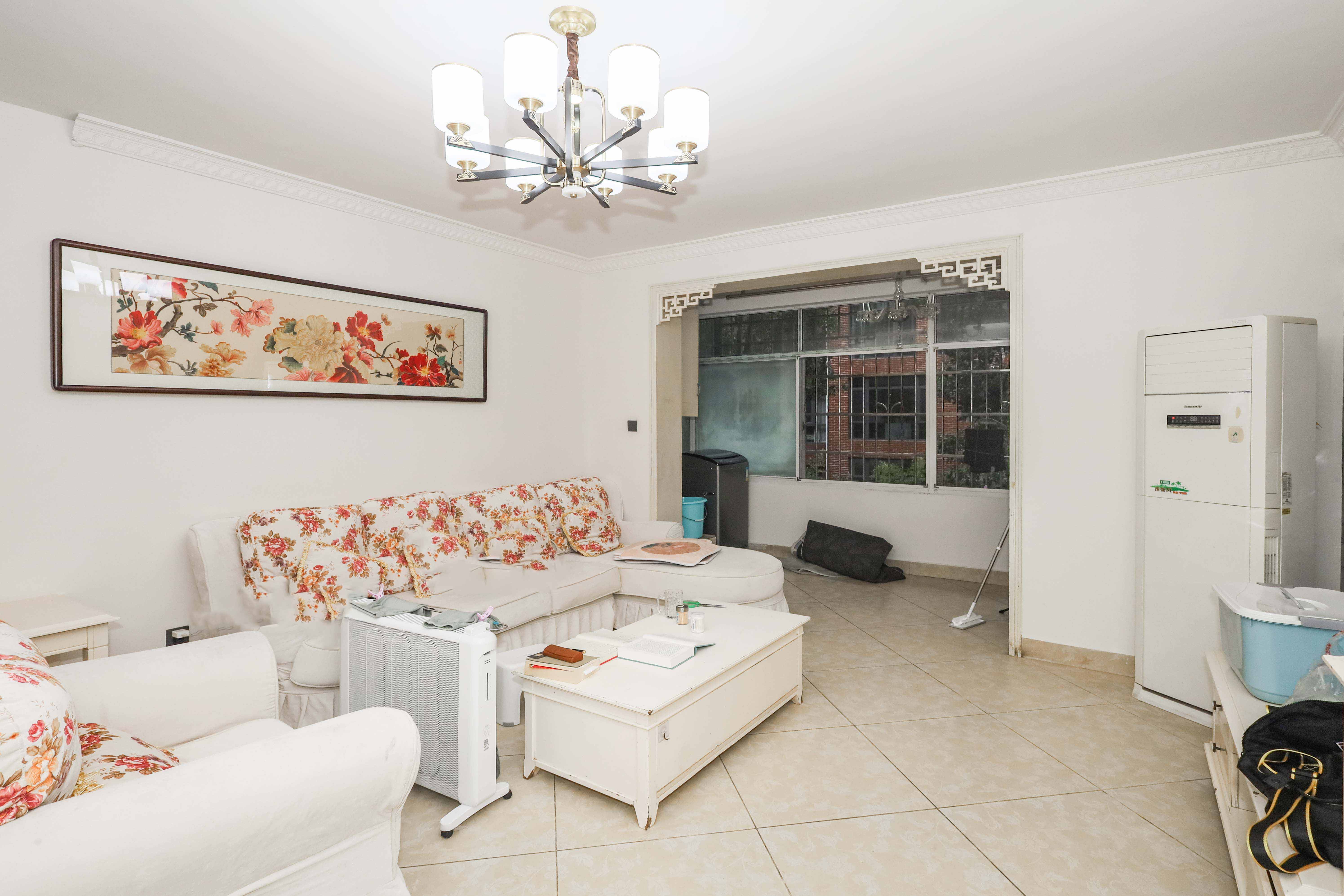 山水英伦 3室2厅2卫 70.0万 山水英伦 3室2厅2卫 70.0万客厅