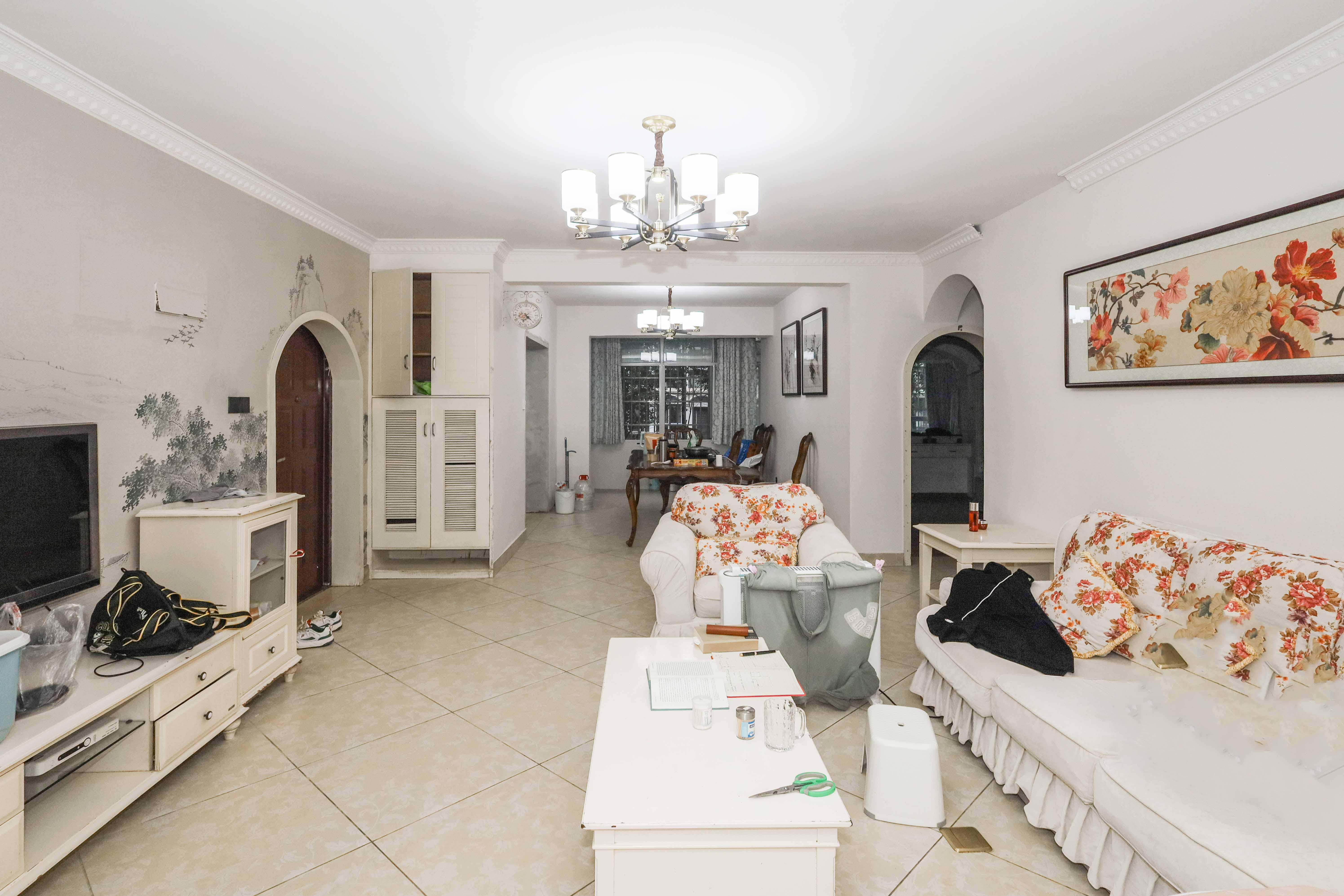 山水英伦 3室2厅2卫 70.0万 山水英伦 3室2厅2卫 70.0万客厅