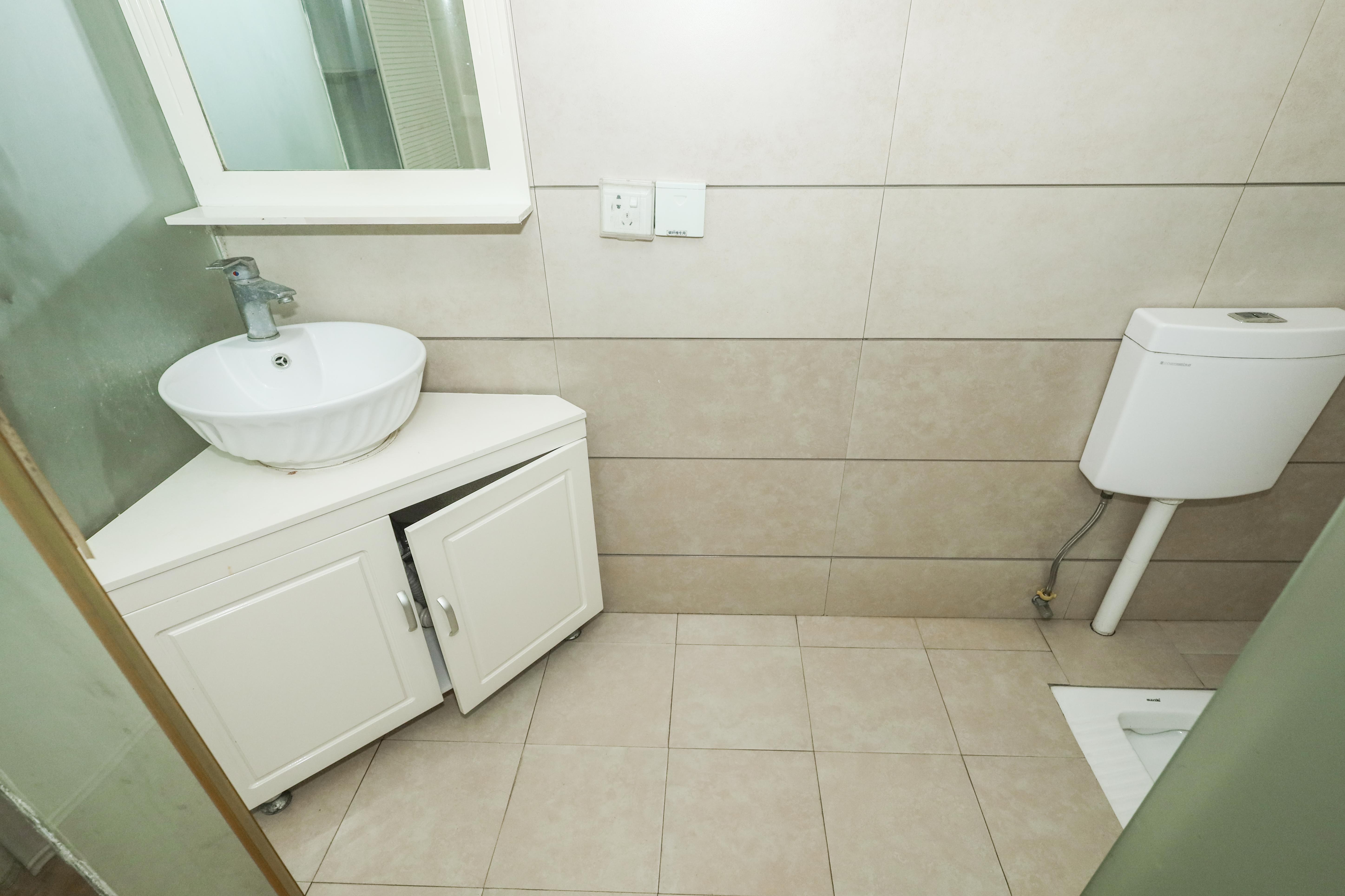 山水英伦 3室2厅2卫 70.0万 山水英伦 3室2厅2卫 70.0万卫生间