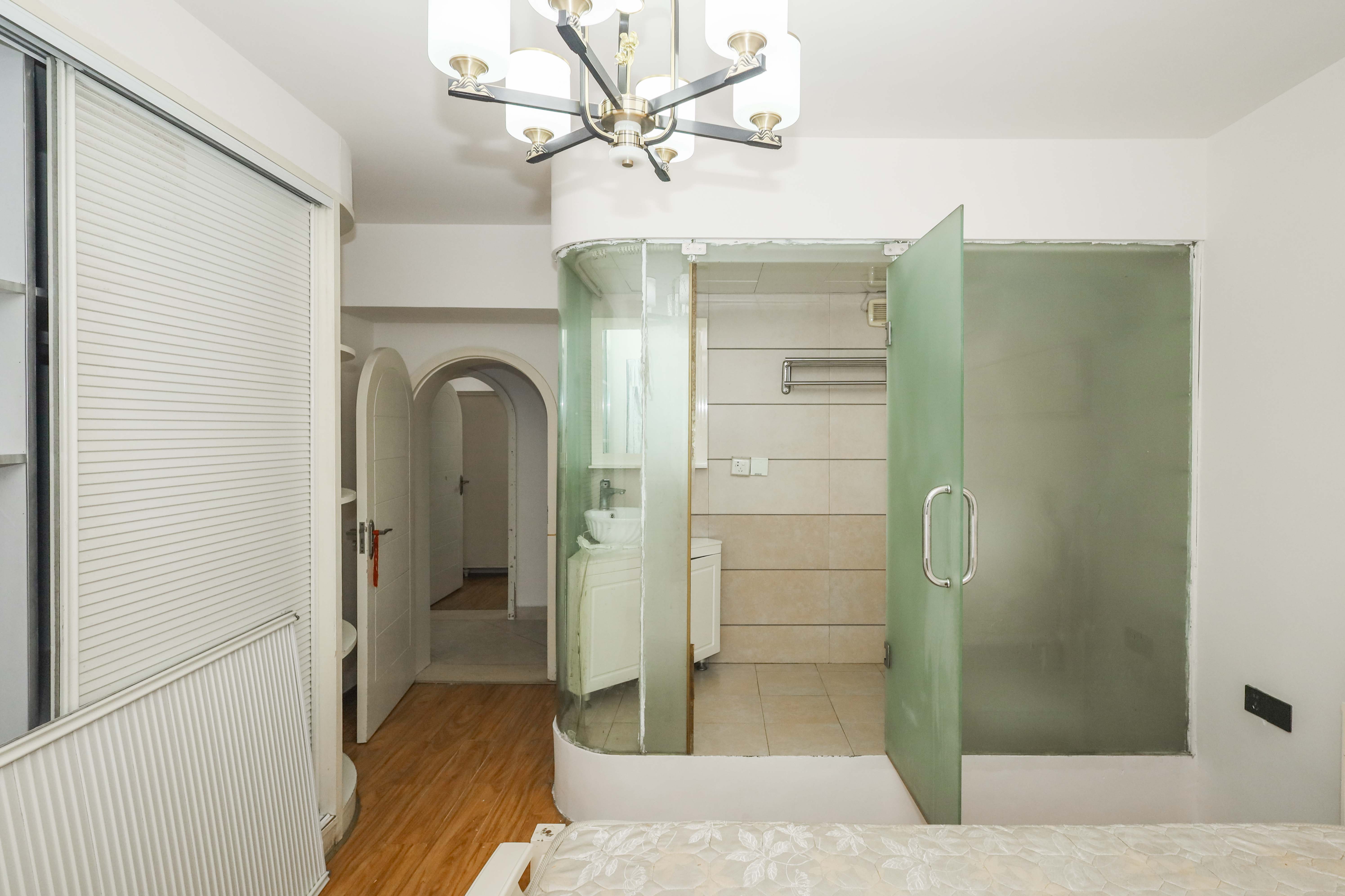 山水英伦 3室2厅2卫 70.0万 山水英伦 3室2厅2卫 70.0万卧室